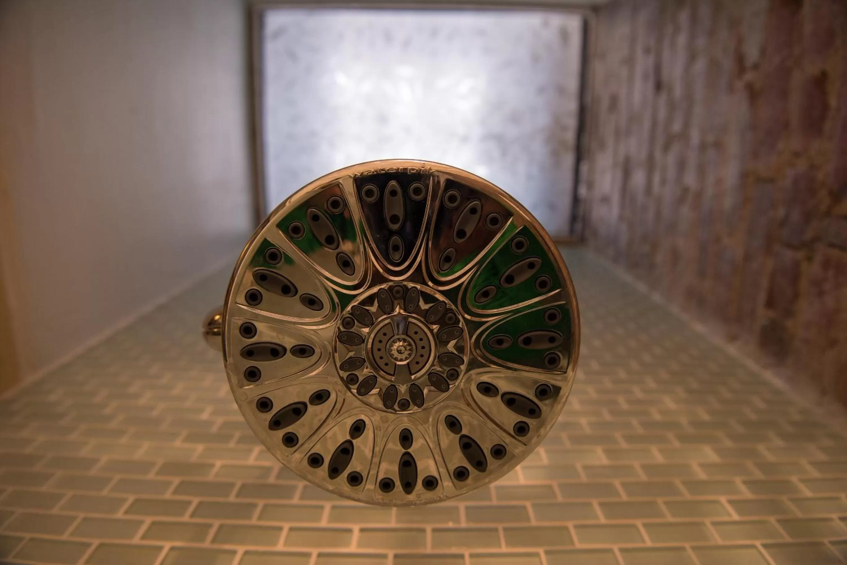 Shower in Harlem Grand