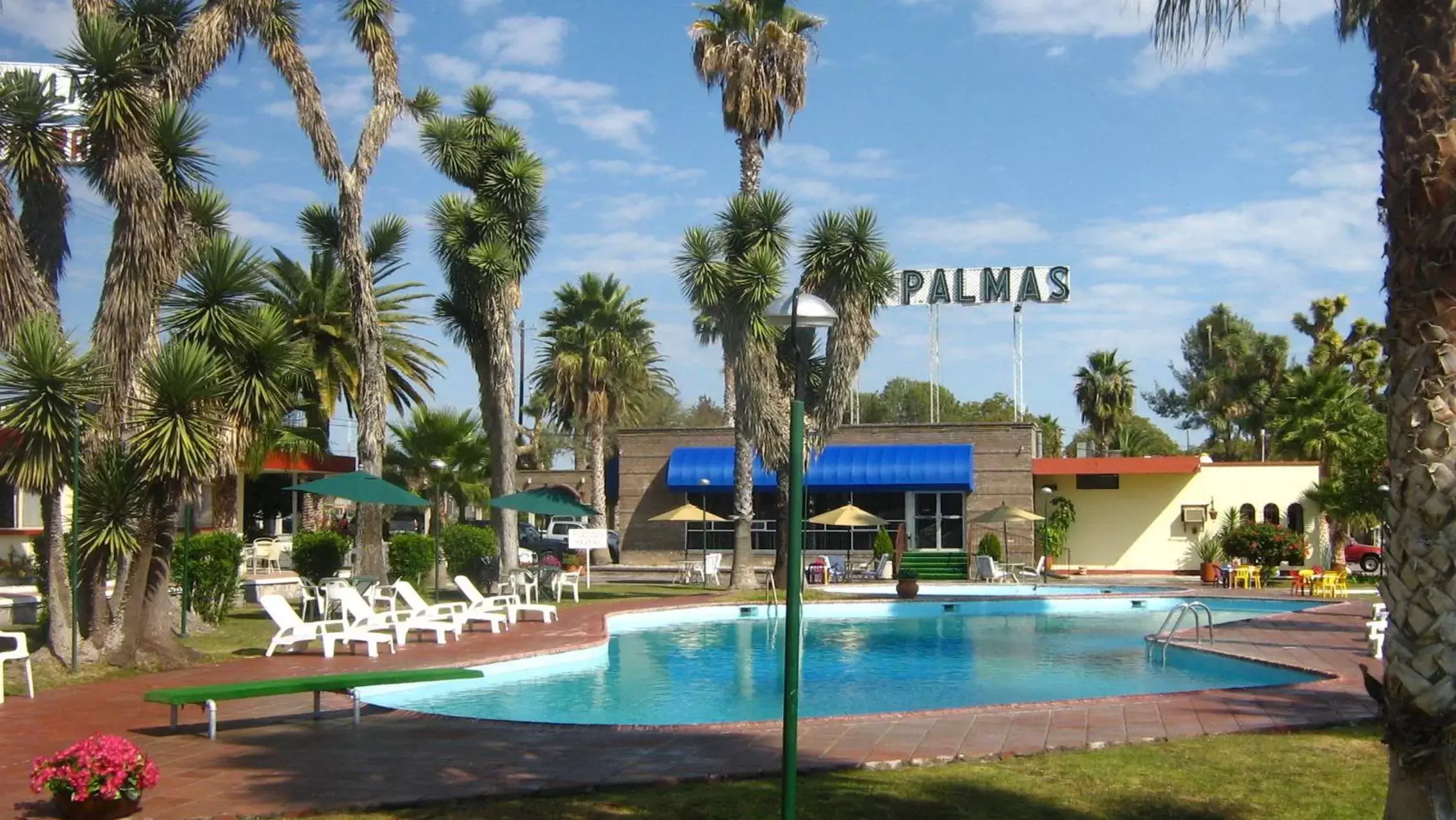 Day, Swimming Pool in Hotel Las Palmas Midway Inn