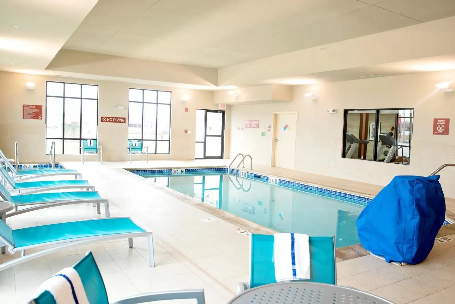 Swimming Pool in TownePlace Suites by Marriott Ames