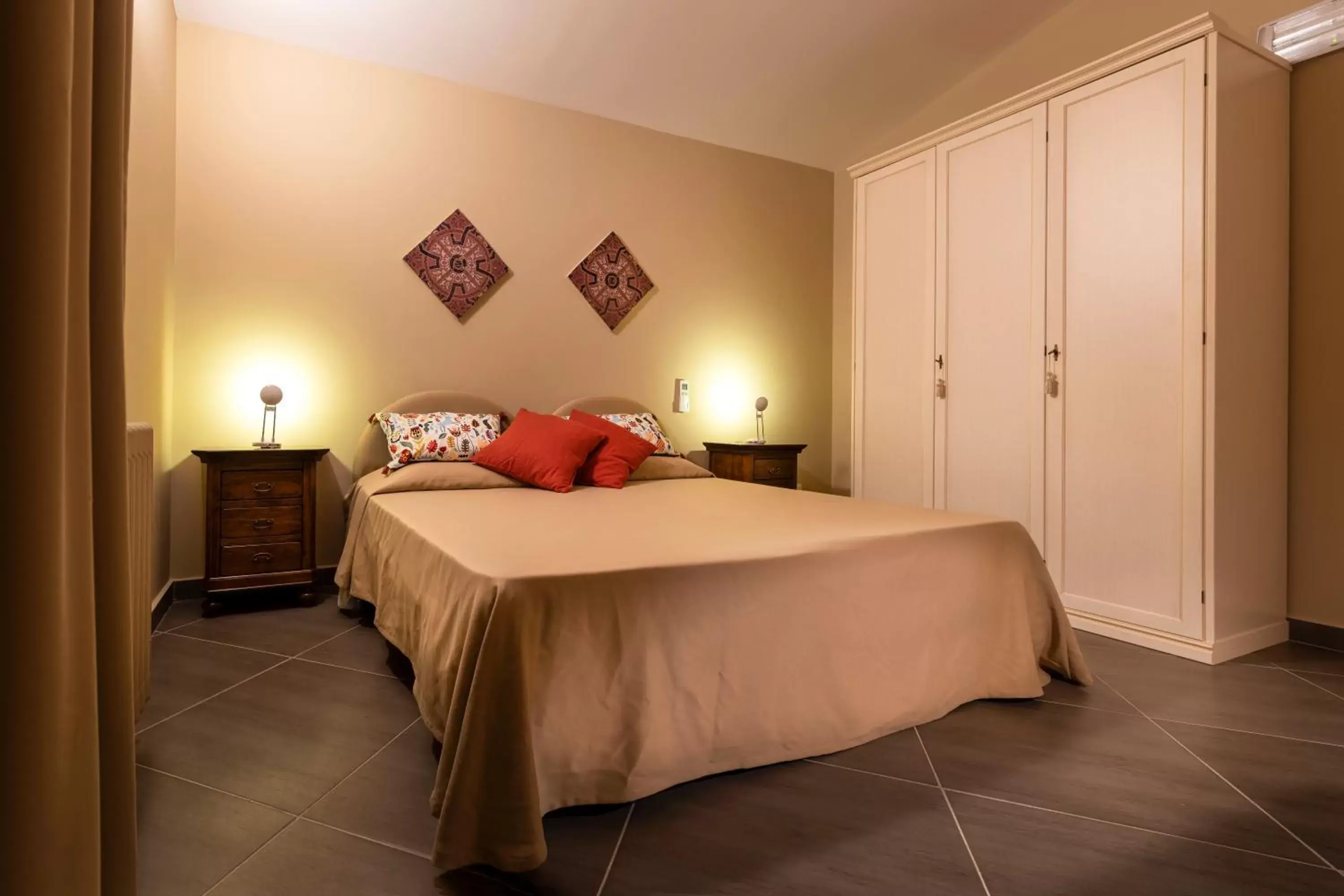 Bed in VILLA SAN LORENZO ROOM SUITE & RESTAURANT