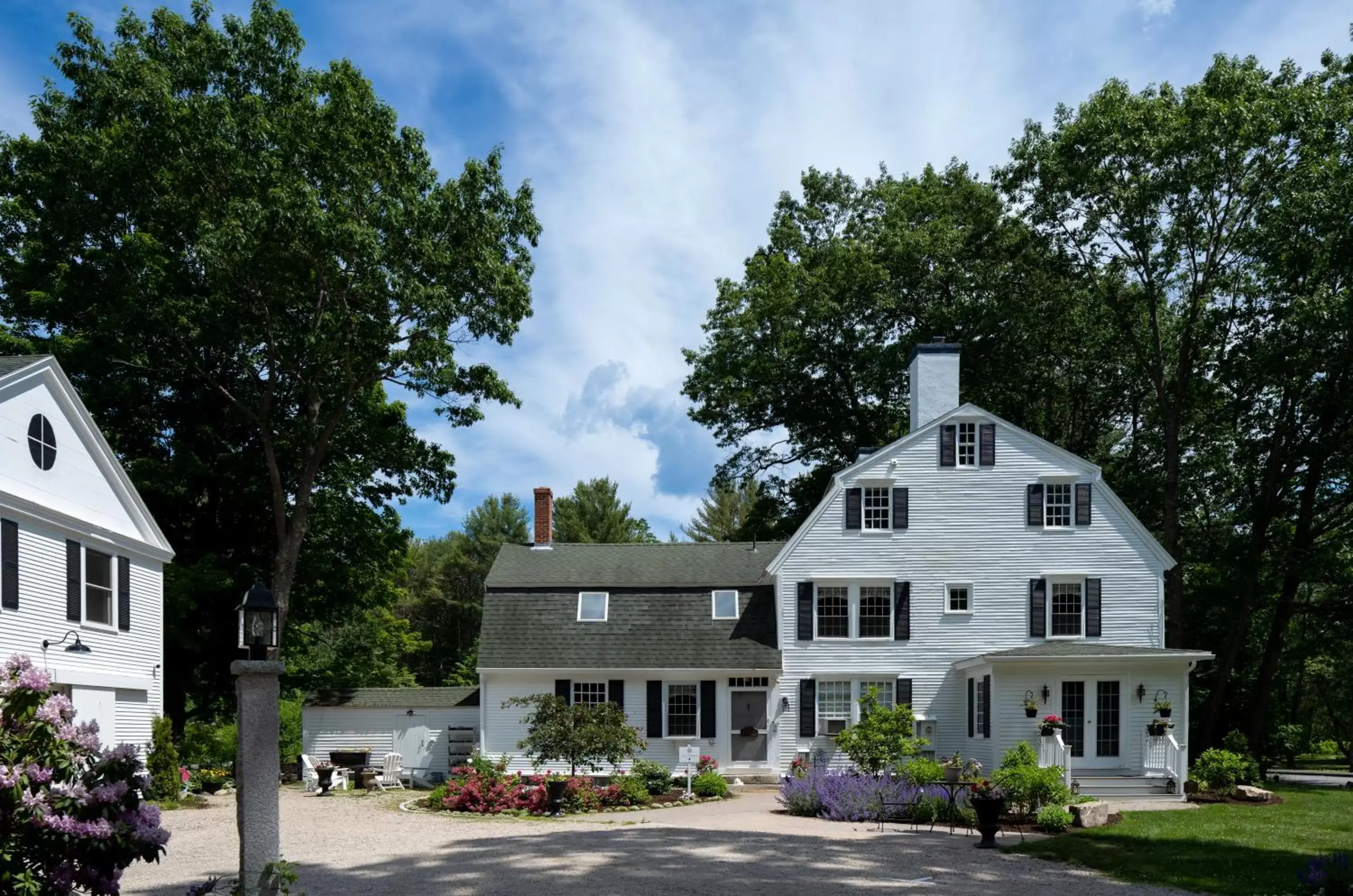 Property Building in Waldo Emerson Inn