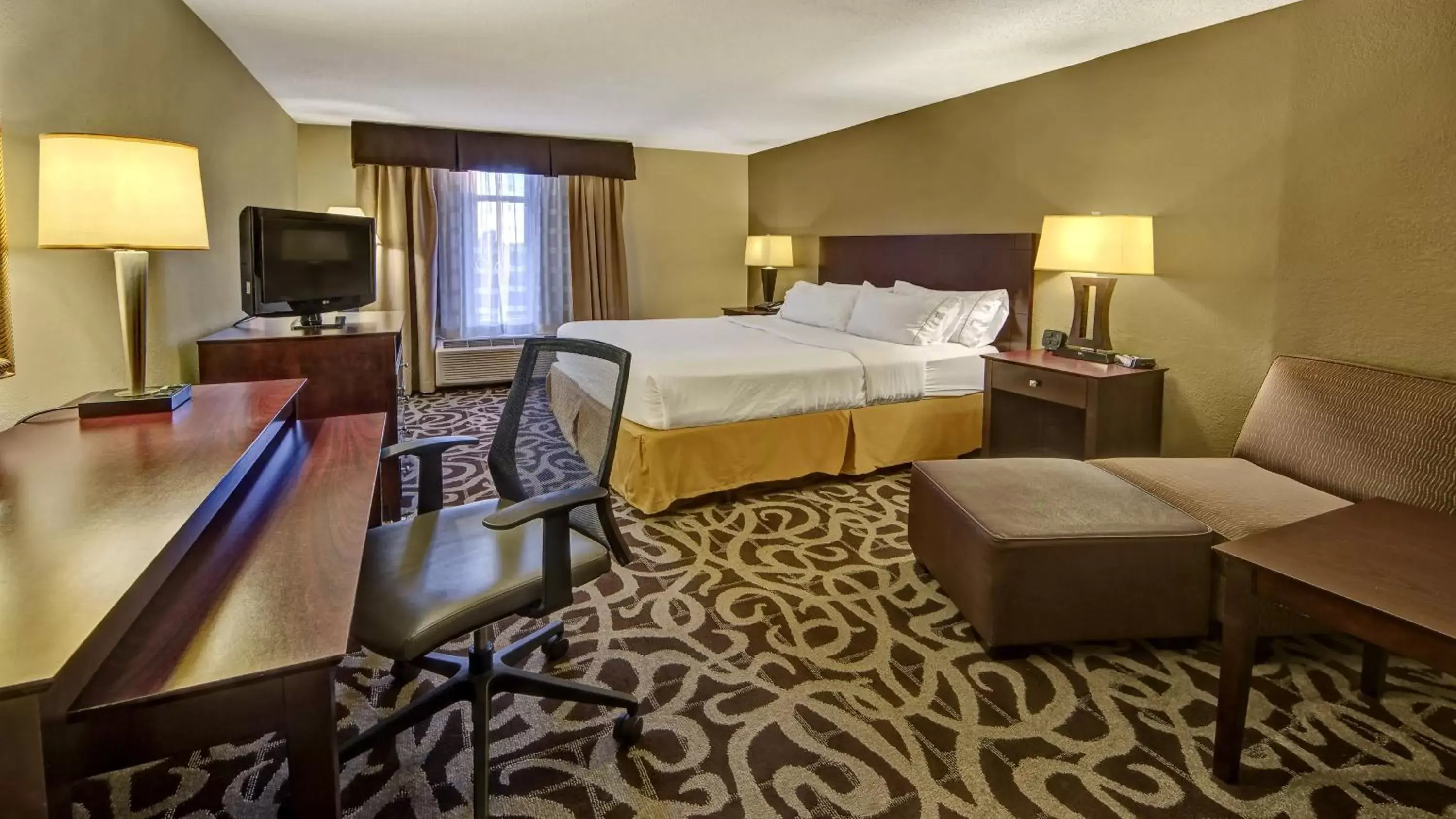 Photo of the whole room in Holiday Inn Express Murfreesboro Central, an IHG Hotel