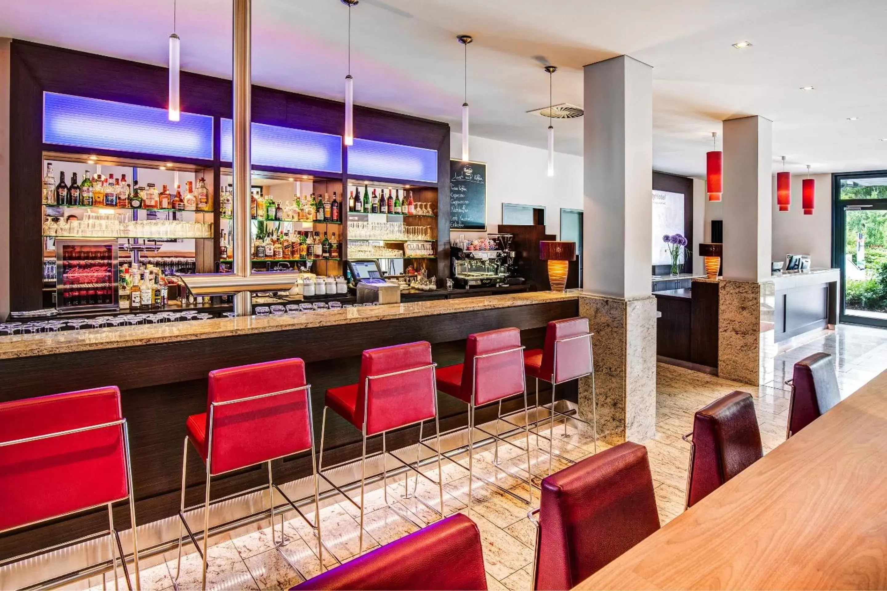 Restaurant/places to eat, Lounge/Bar in IntercityHotel Berlin Airport Area North
