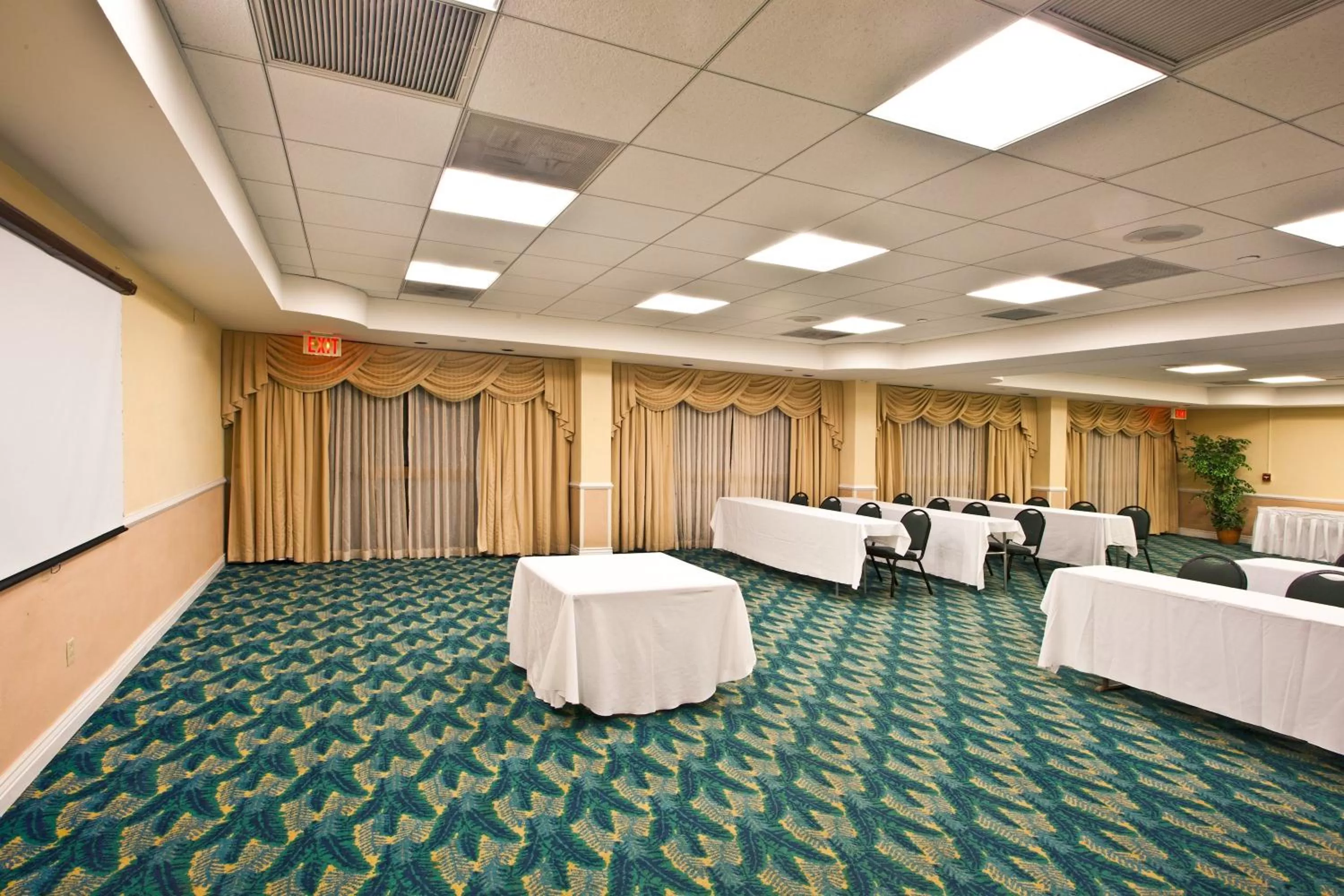 Meeting/conference room in Holiday Inn Port St. Lucie by IHG