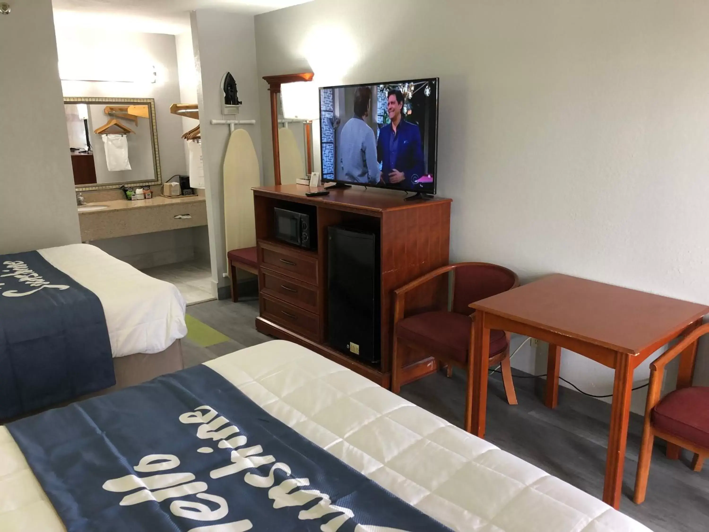 TV/Entertainment Center in Days Inn by Wyndham Shorter