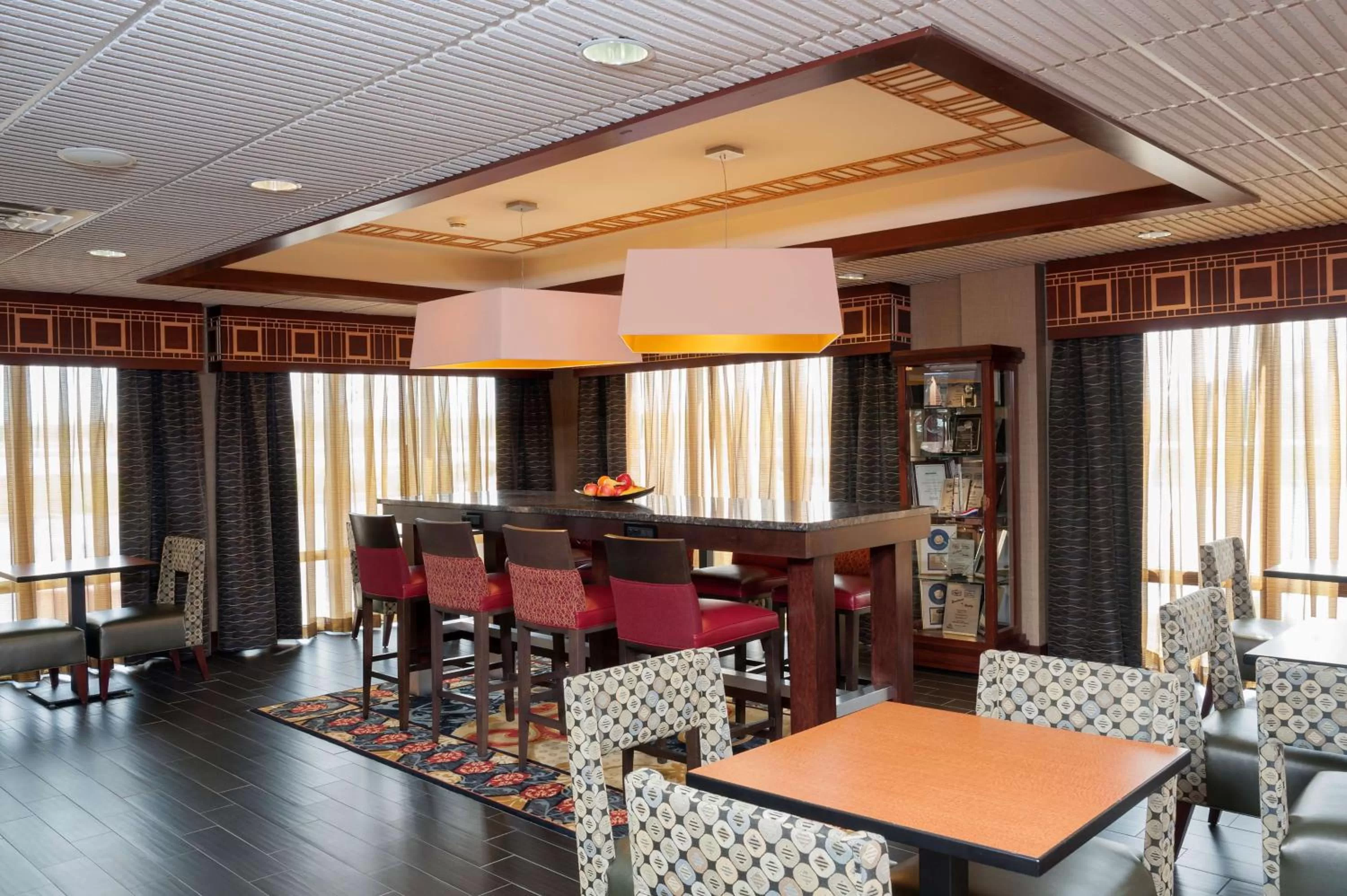 Restaurant/places to eat in Hampton Inn Seymour