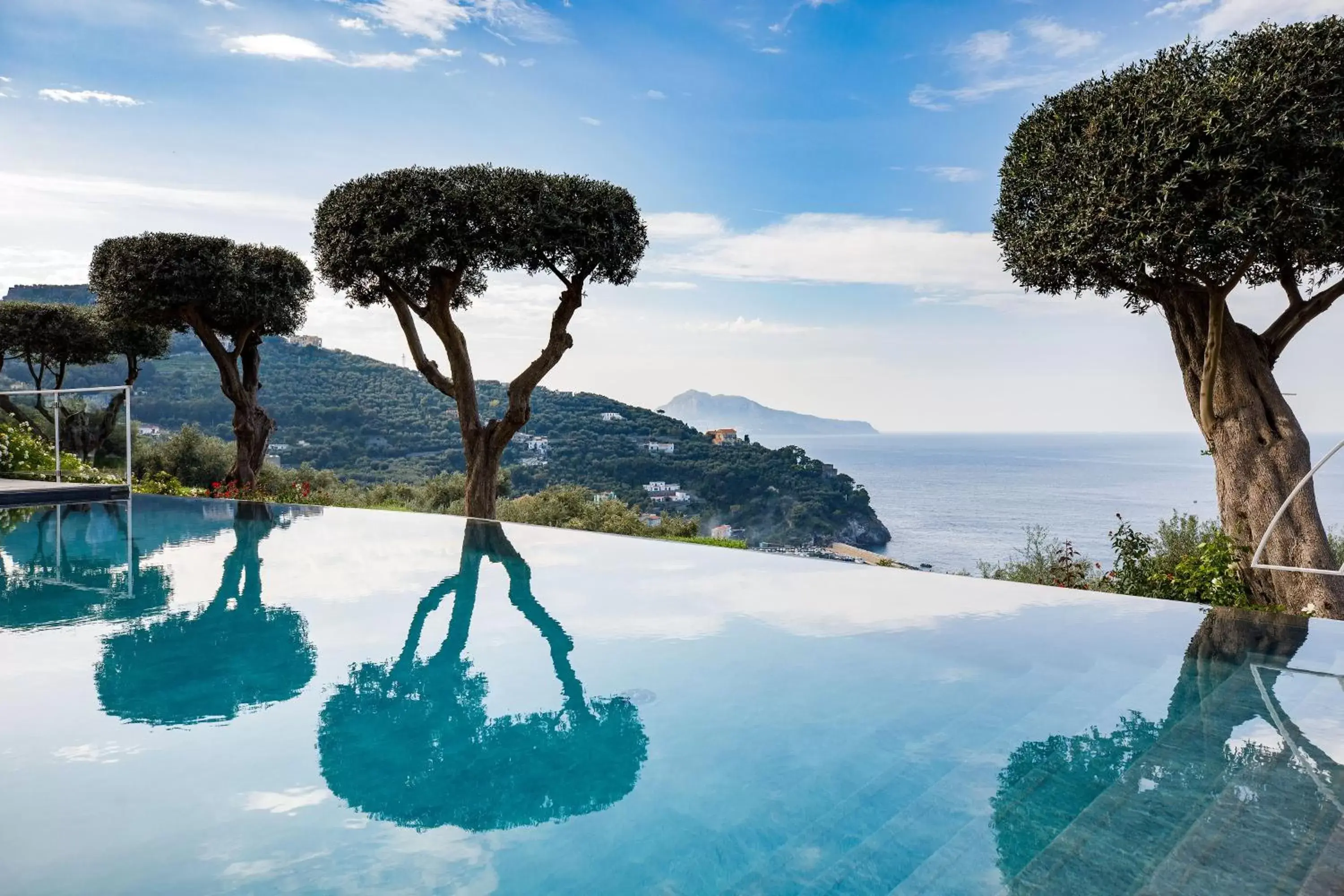 Pool view in Villa Fiorella Art Hotel
