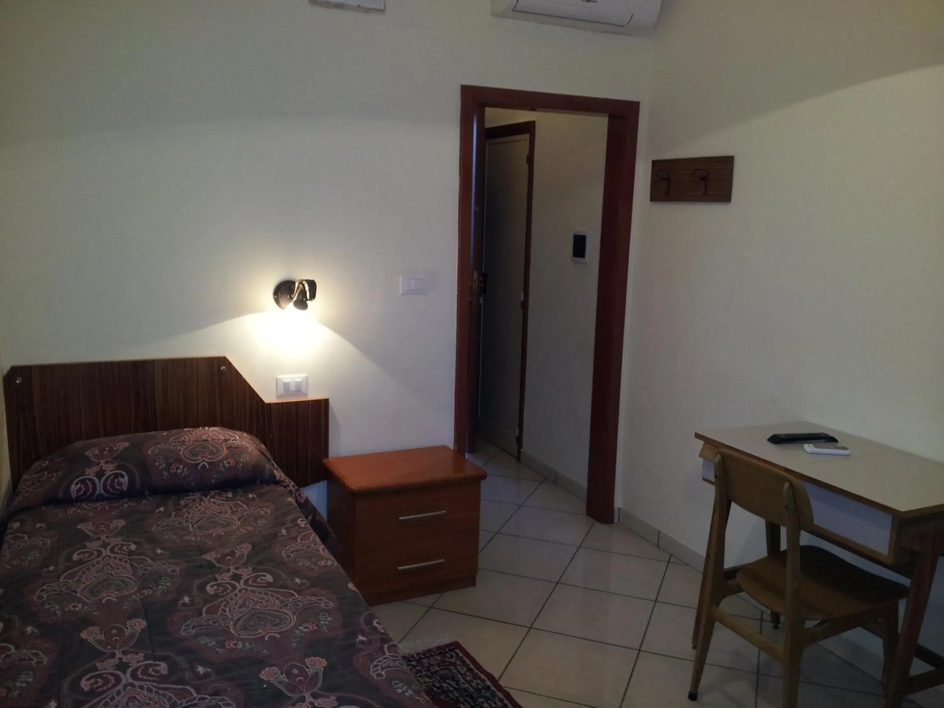 Single Room in George Hotel