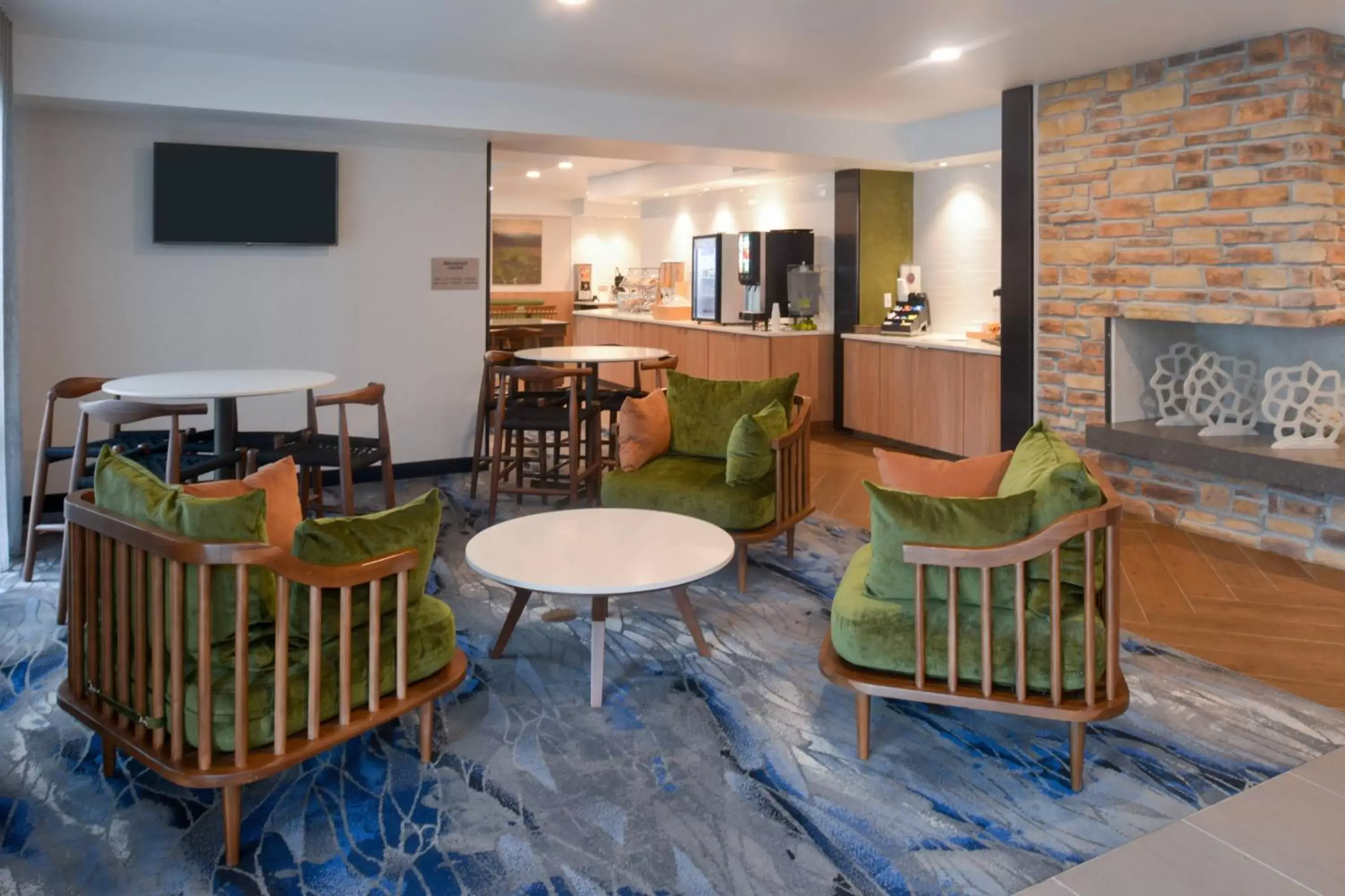Lobby or reception, Lounge/Bar in Fairfield Inn & Suites by Marriott Pittsburgh New Stanton