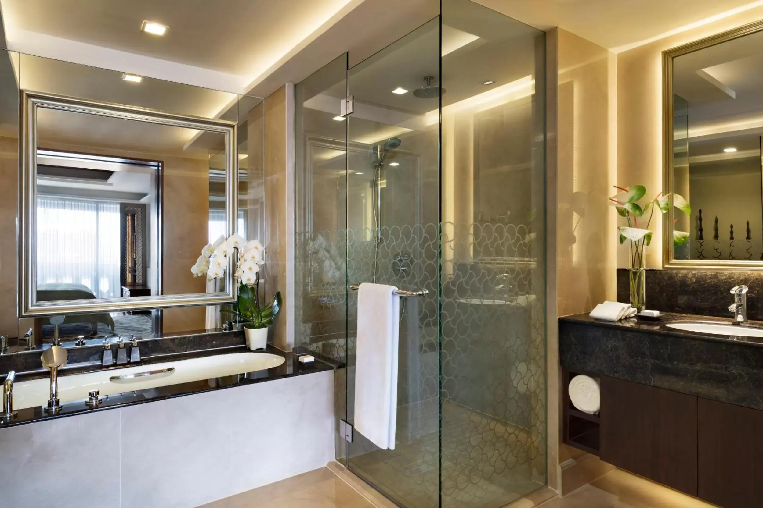 Bathroom in Anantara Riverside Bangkok Resort
