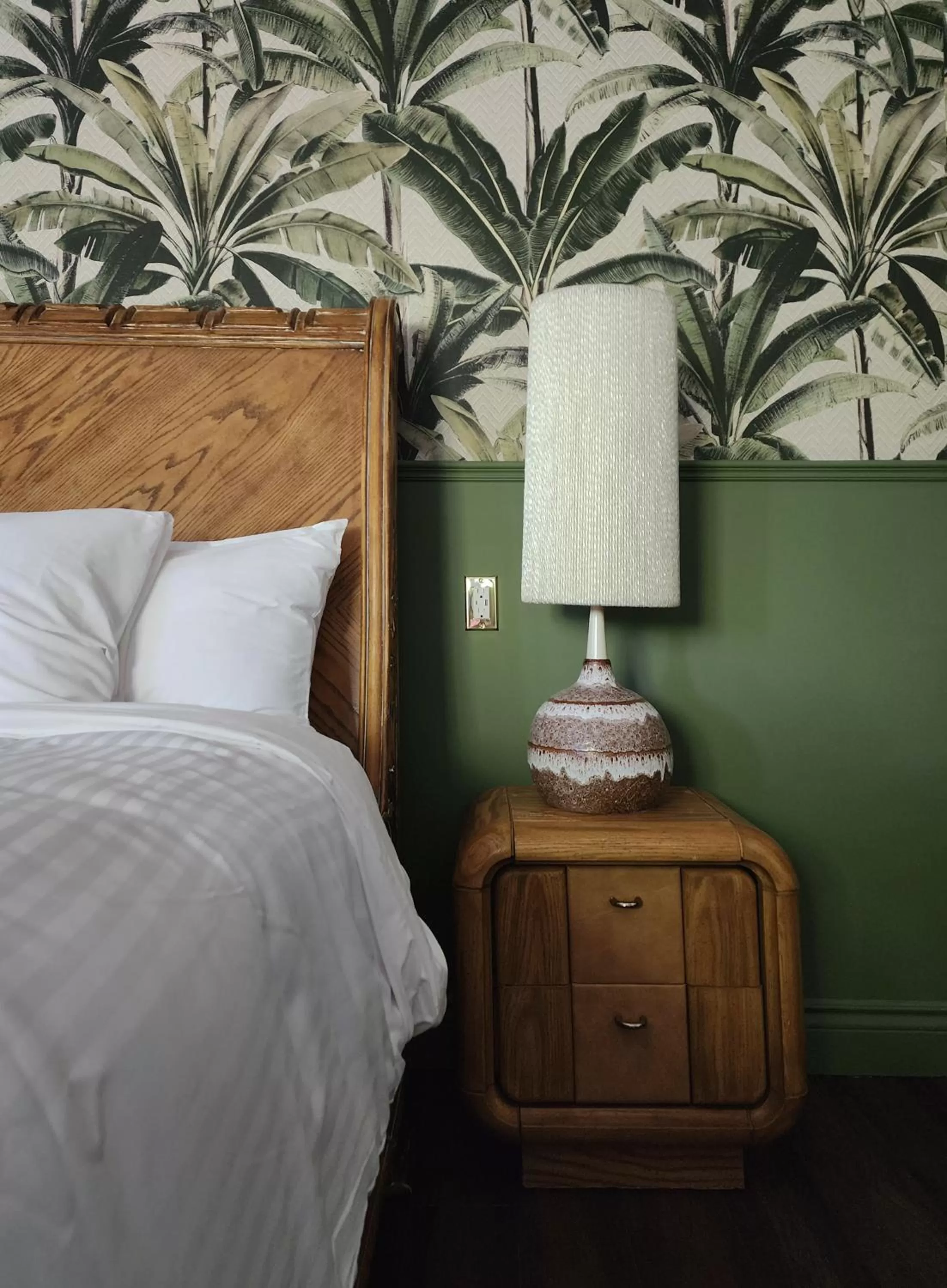 Bed in Niagara Grandview Boutique Hotel