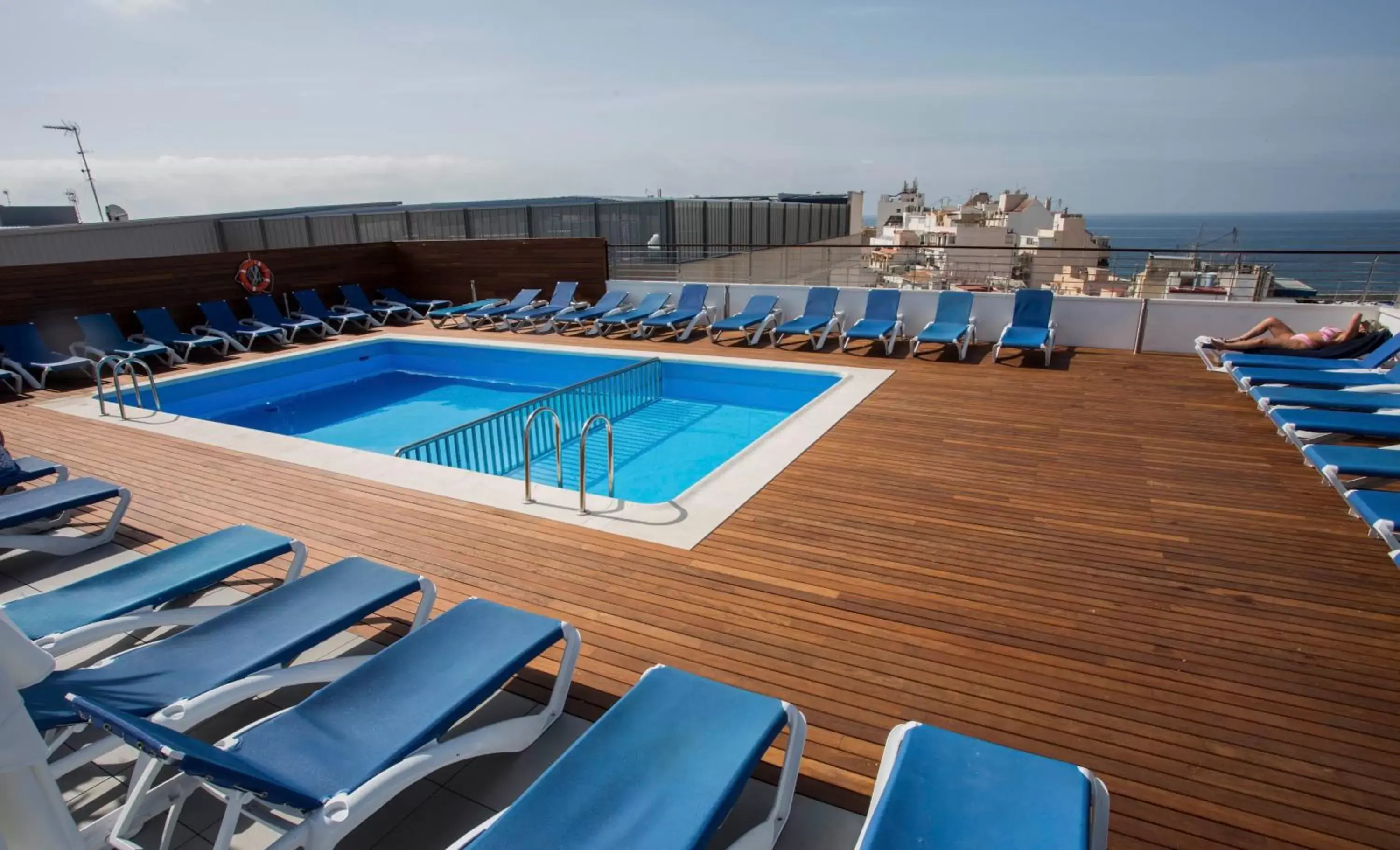 Swimming Pool in Hotel Voramar