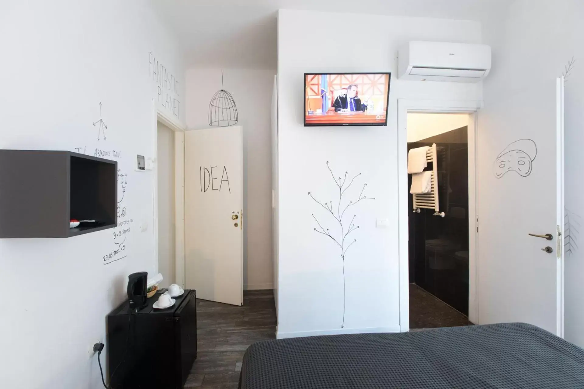 TV/Entertainment Center in Boutique Hotel Novecento