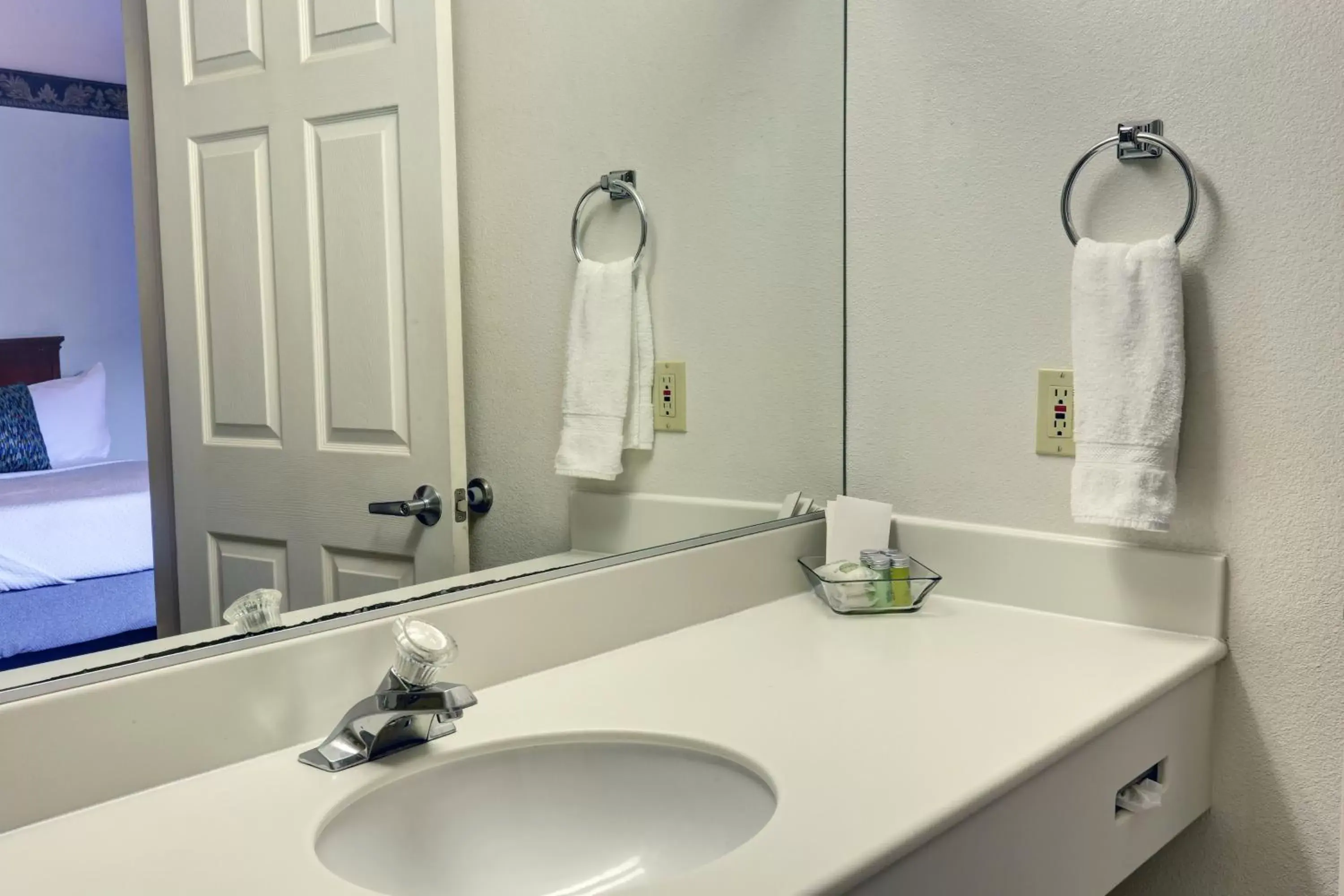 Bathroom in GreenTree Pasadena Bathroom in GreenTree Pasadena