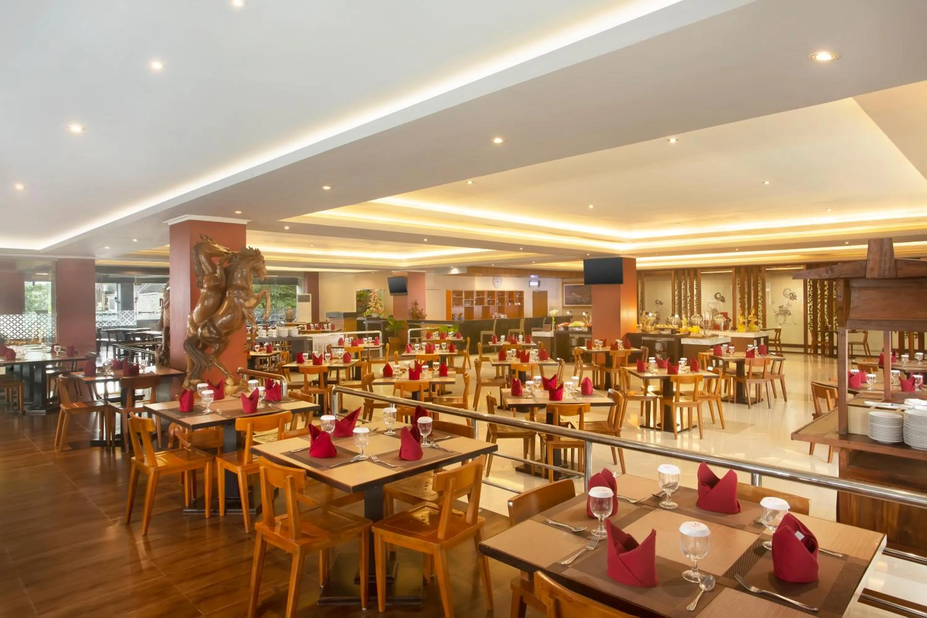 Restaurant/places to eat in Merapi Merbabu Hotel Yogyakarta Powered by Archipelago