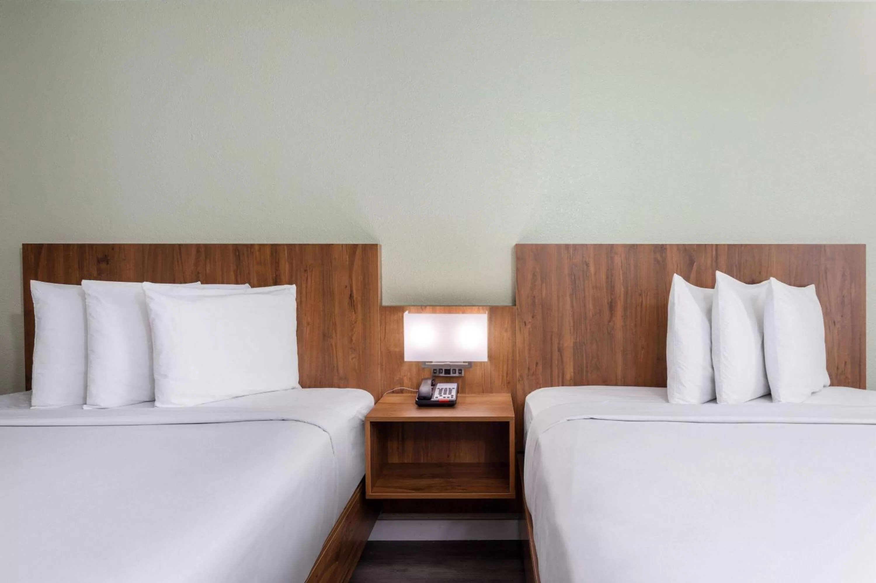 Photo of the whole room, Bed in Ramada by Wyndham Altamonte Springs Near I-4