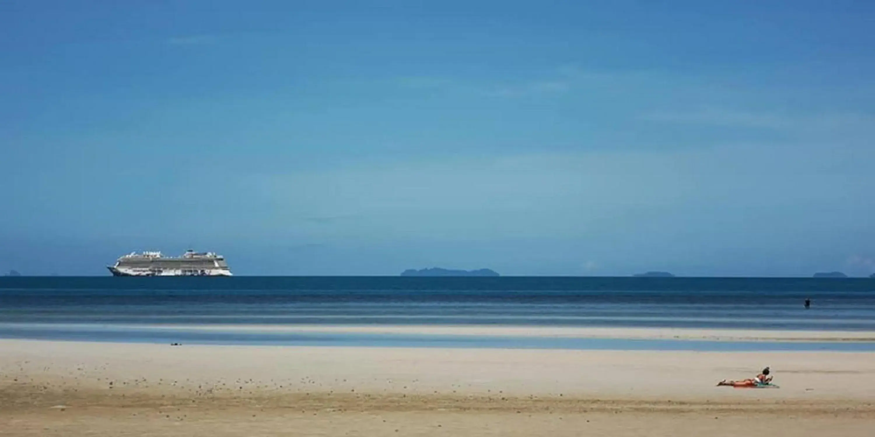 Beach in The Mud - Eco Hotel