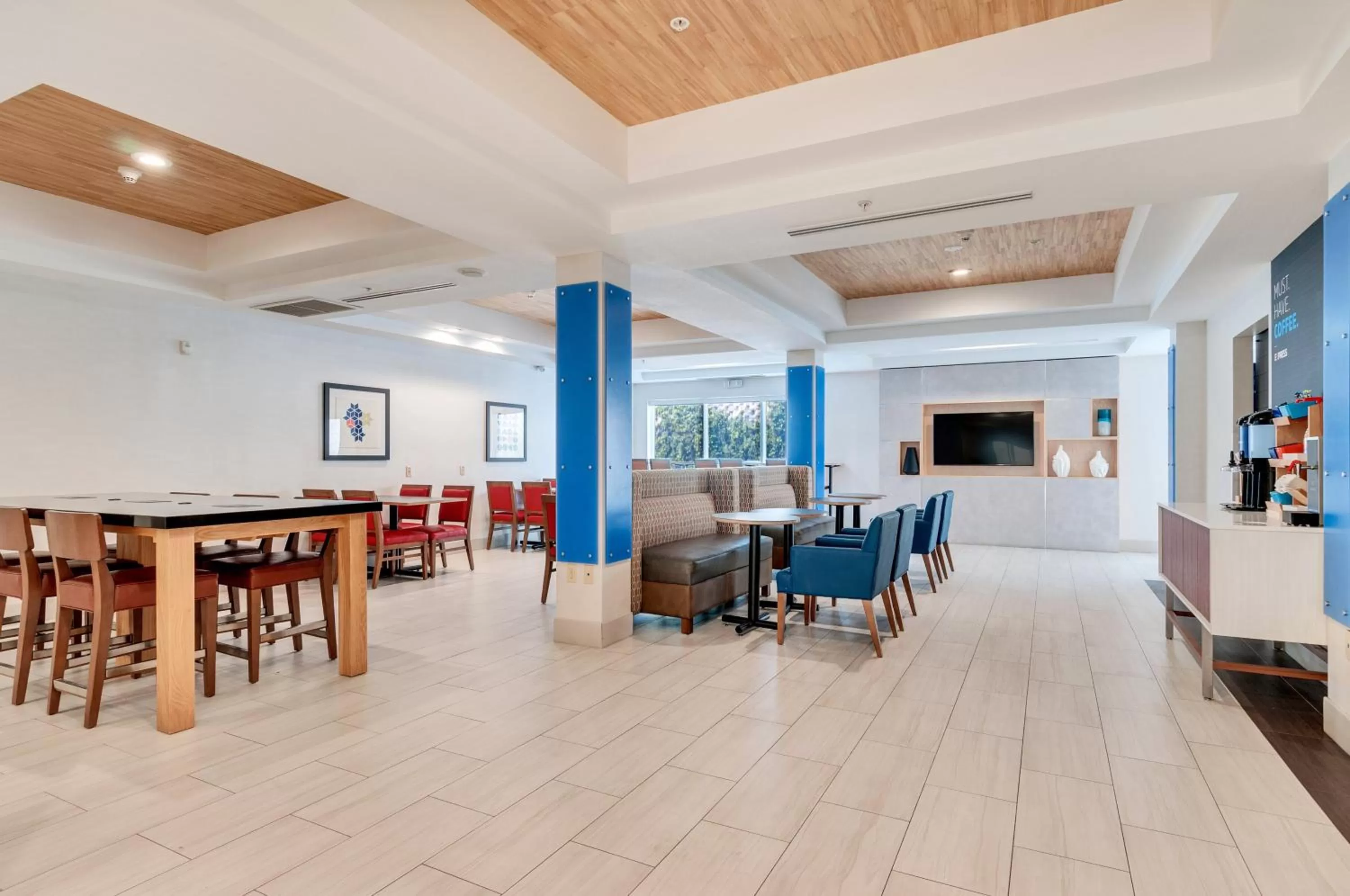 Breakfast in Holiday Inn Express Hotel & Suites Lake Elsinore by IHG