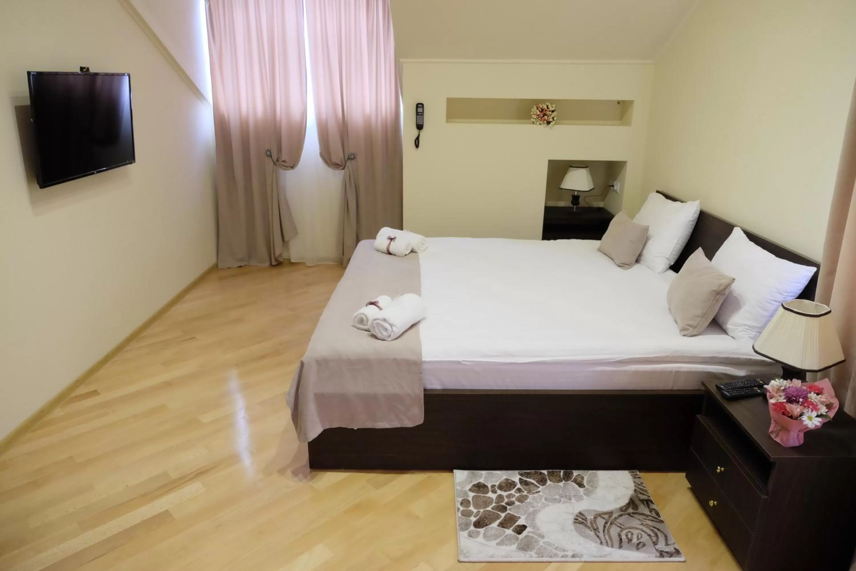 Photo of the whole room, Bed in S&L Boutique Hotel