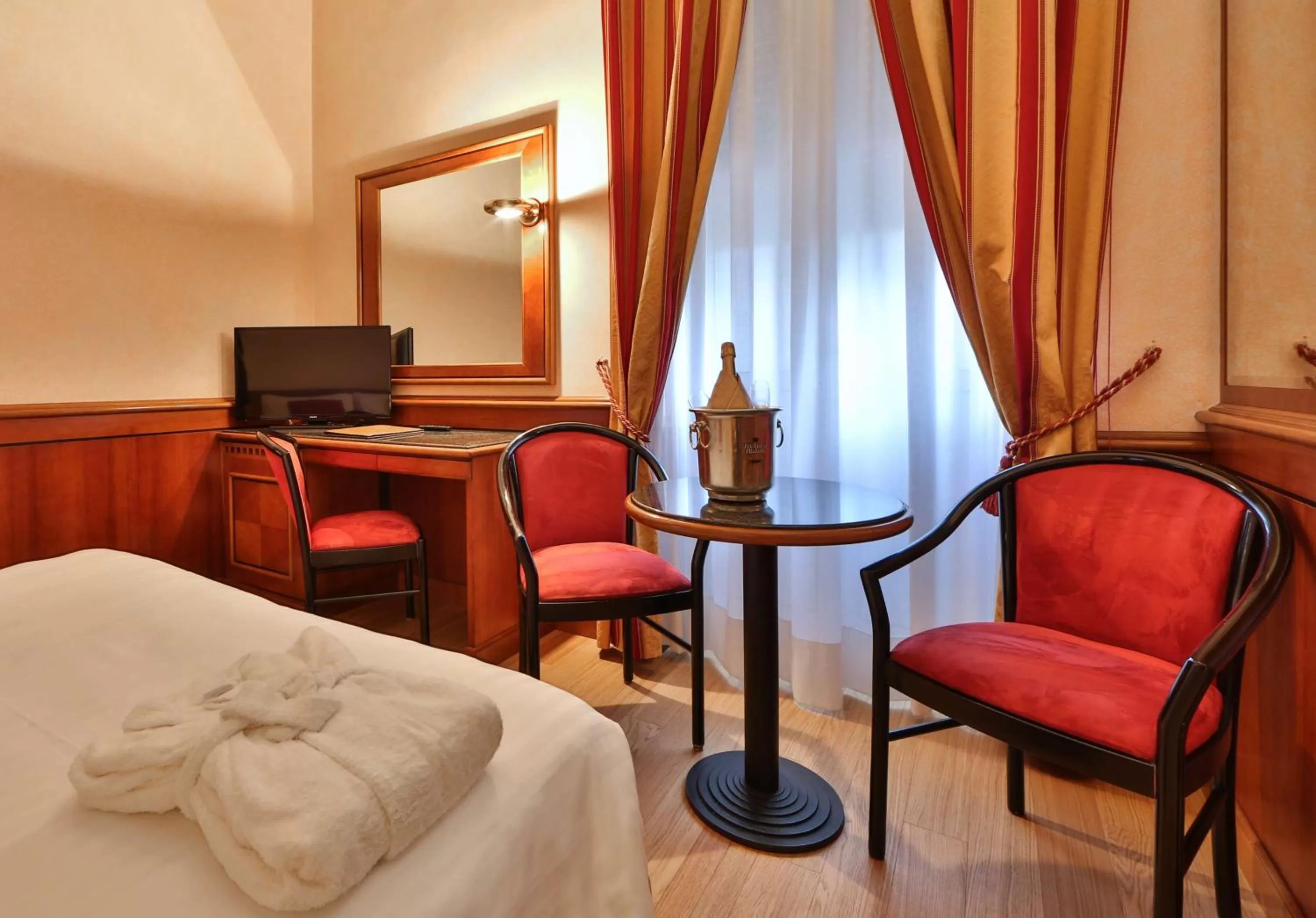 TV and multimedia, Bed in Best Western Hotel Moderno Verdi