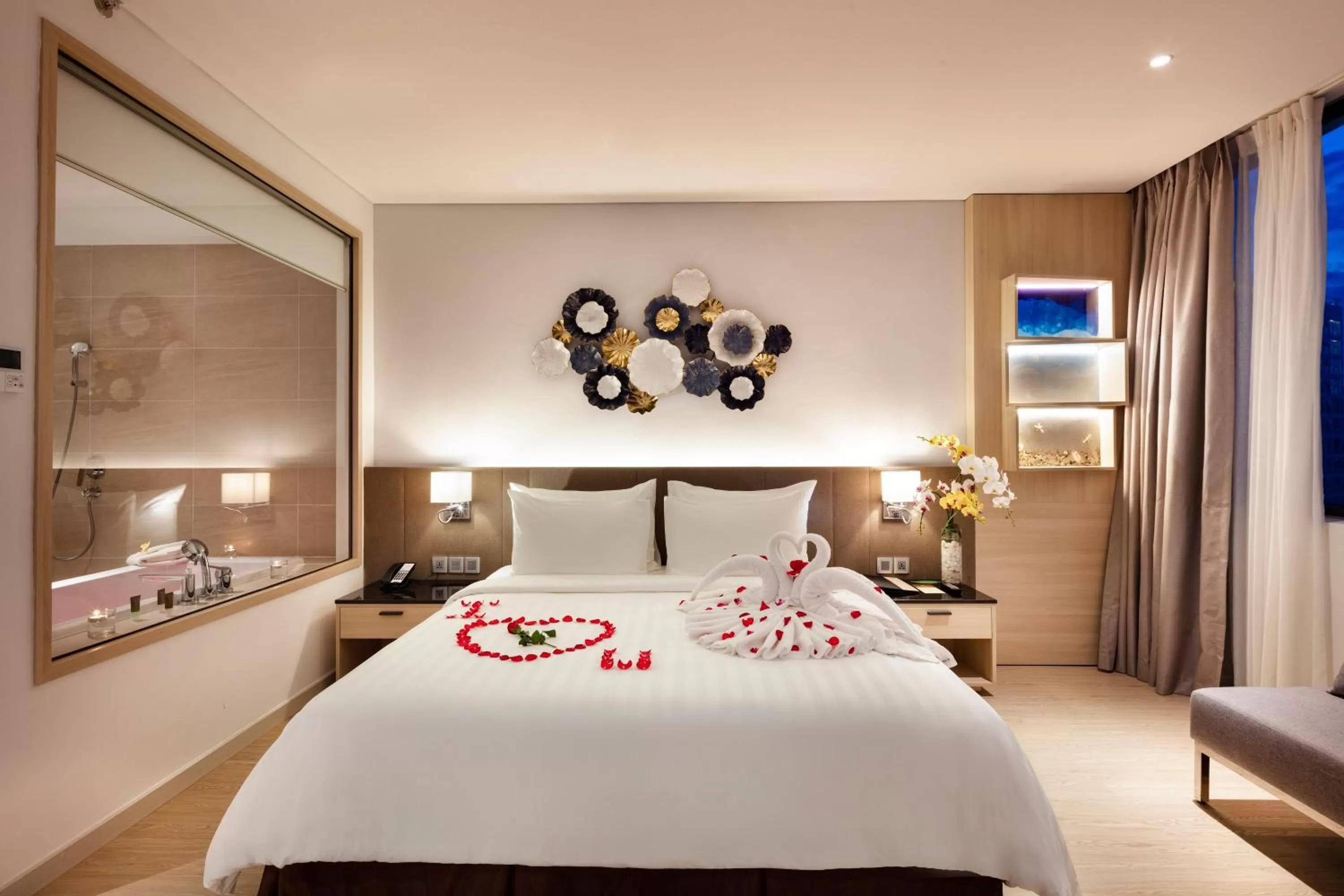 Bedroom, Bed in DQua Hotel