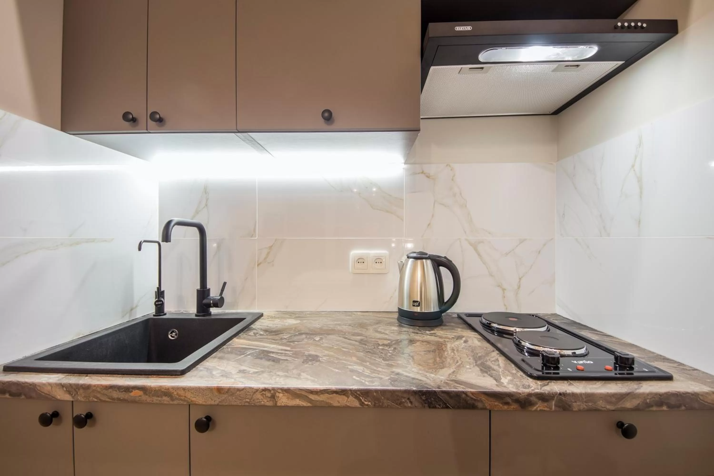 Apartment with Balcony in Apartments on Antonovycha