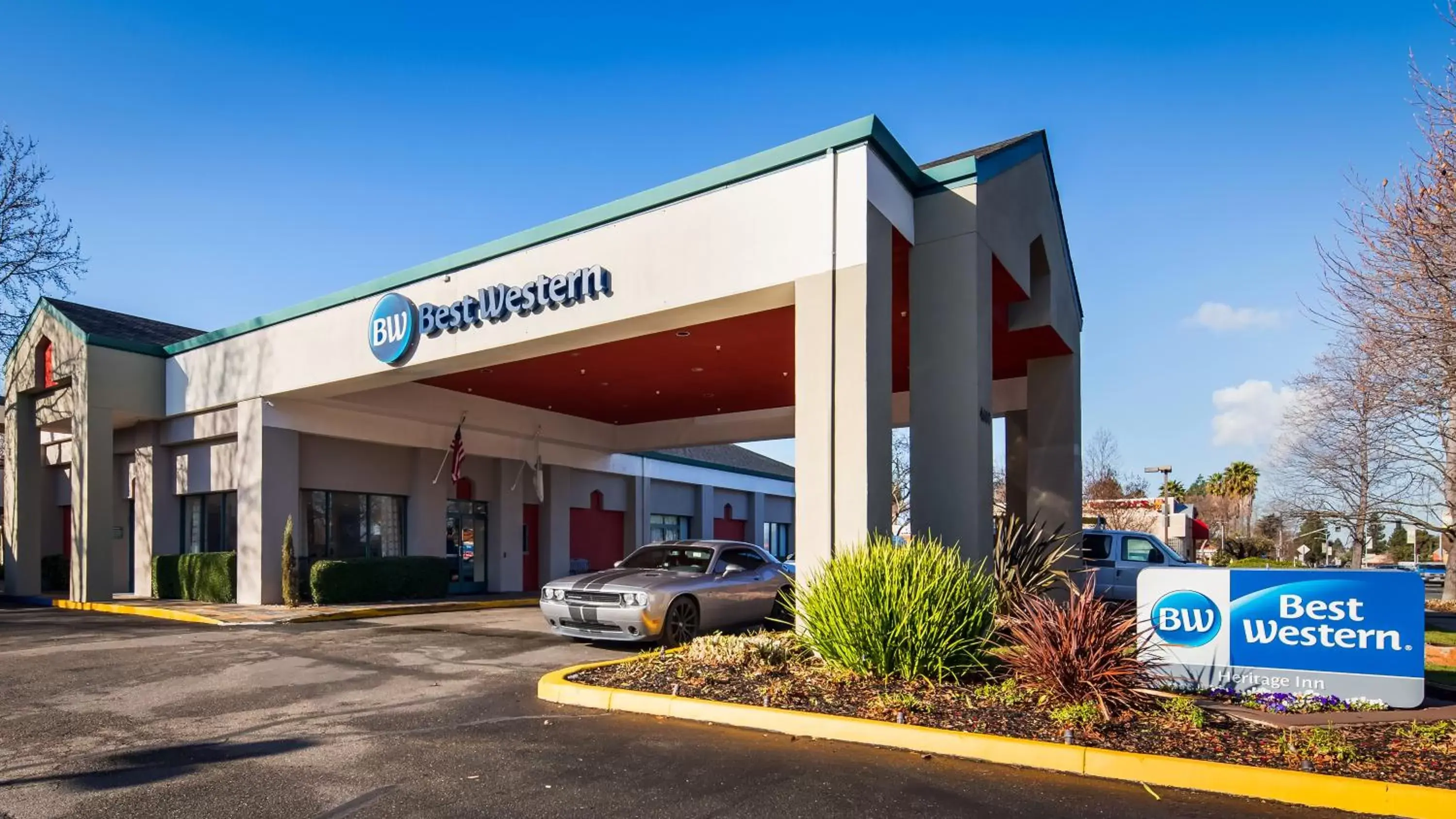 Facade/entrance, Property Logo/Sign in Best Western Heritage Inn