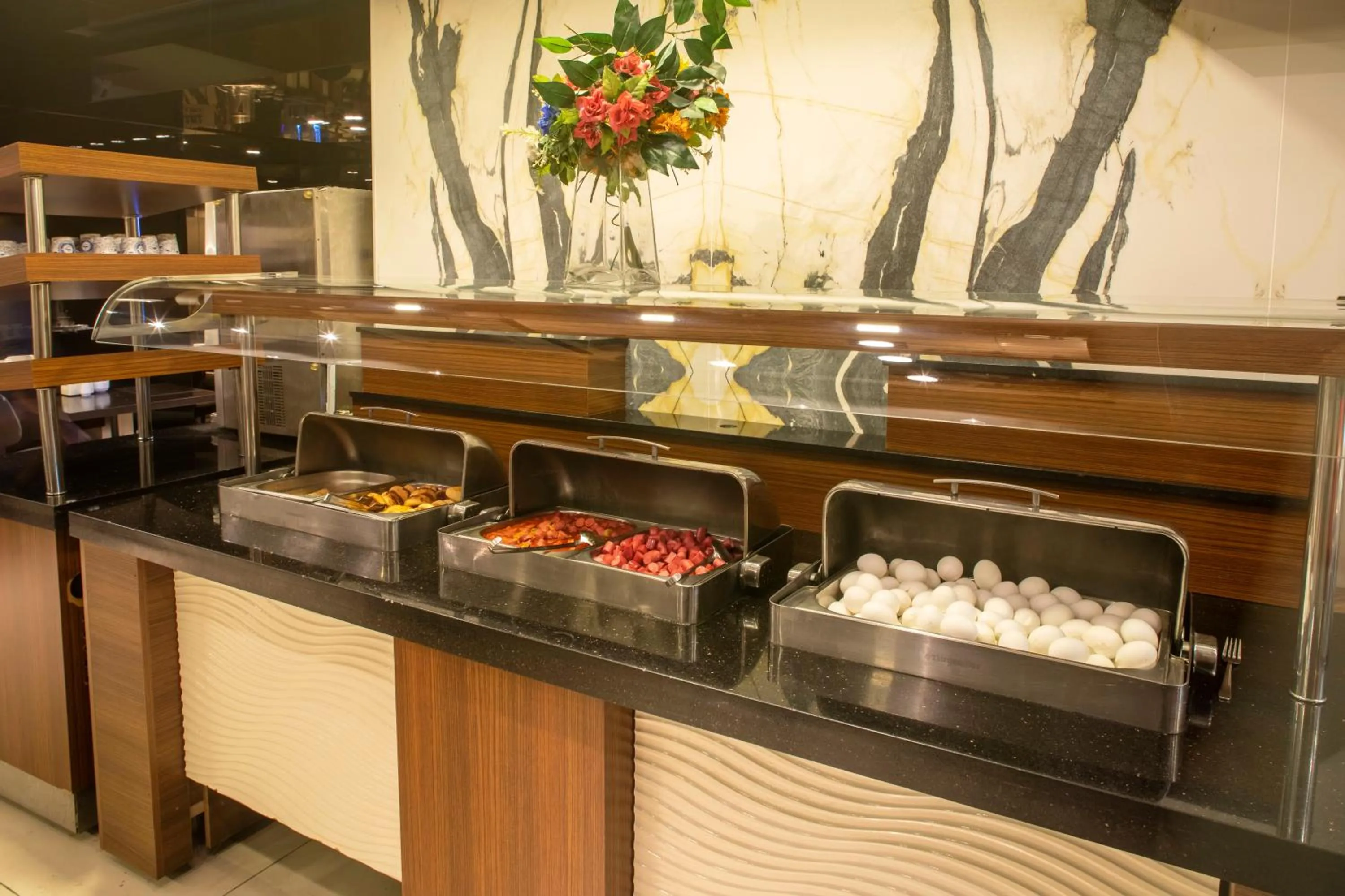 Restaurant/places to eat in Martinenz Hotel