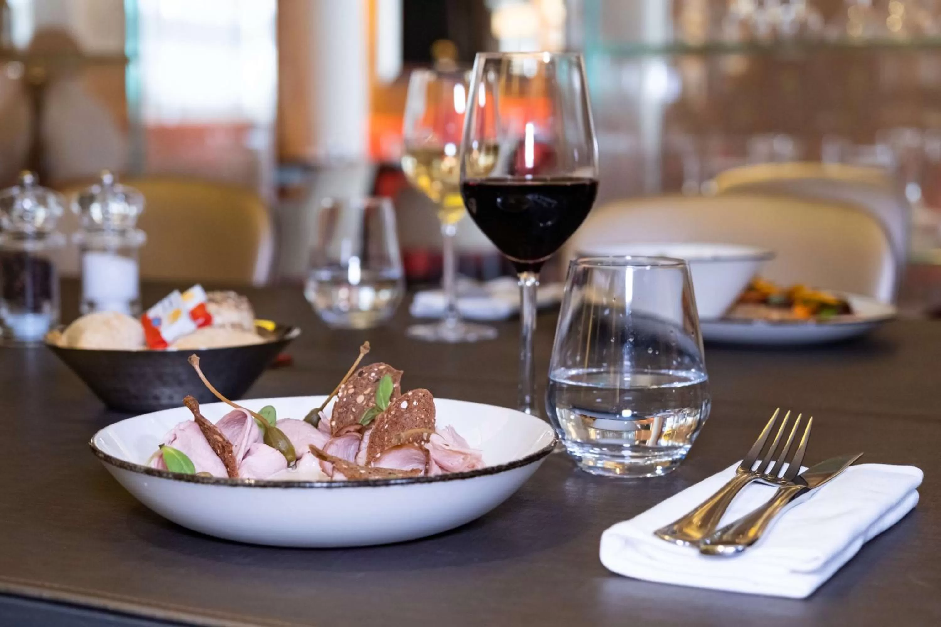 Restaurant/places to eat in Hilton Geneva Hotel and Conference Centre