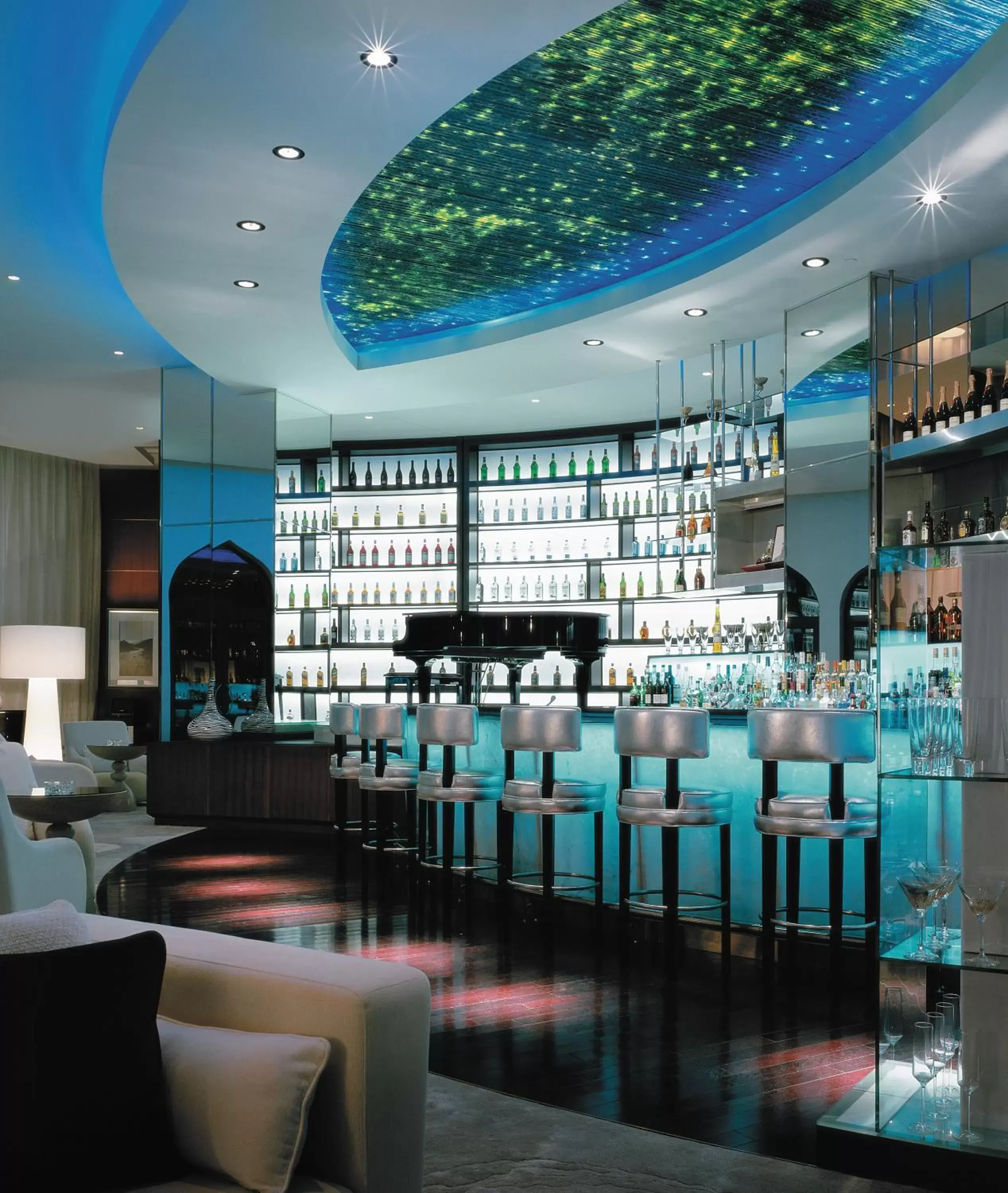 Lounge or bar in Shangri-La Barr Al Jissah, Muscat