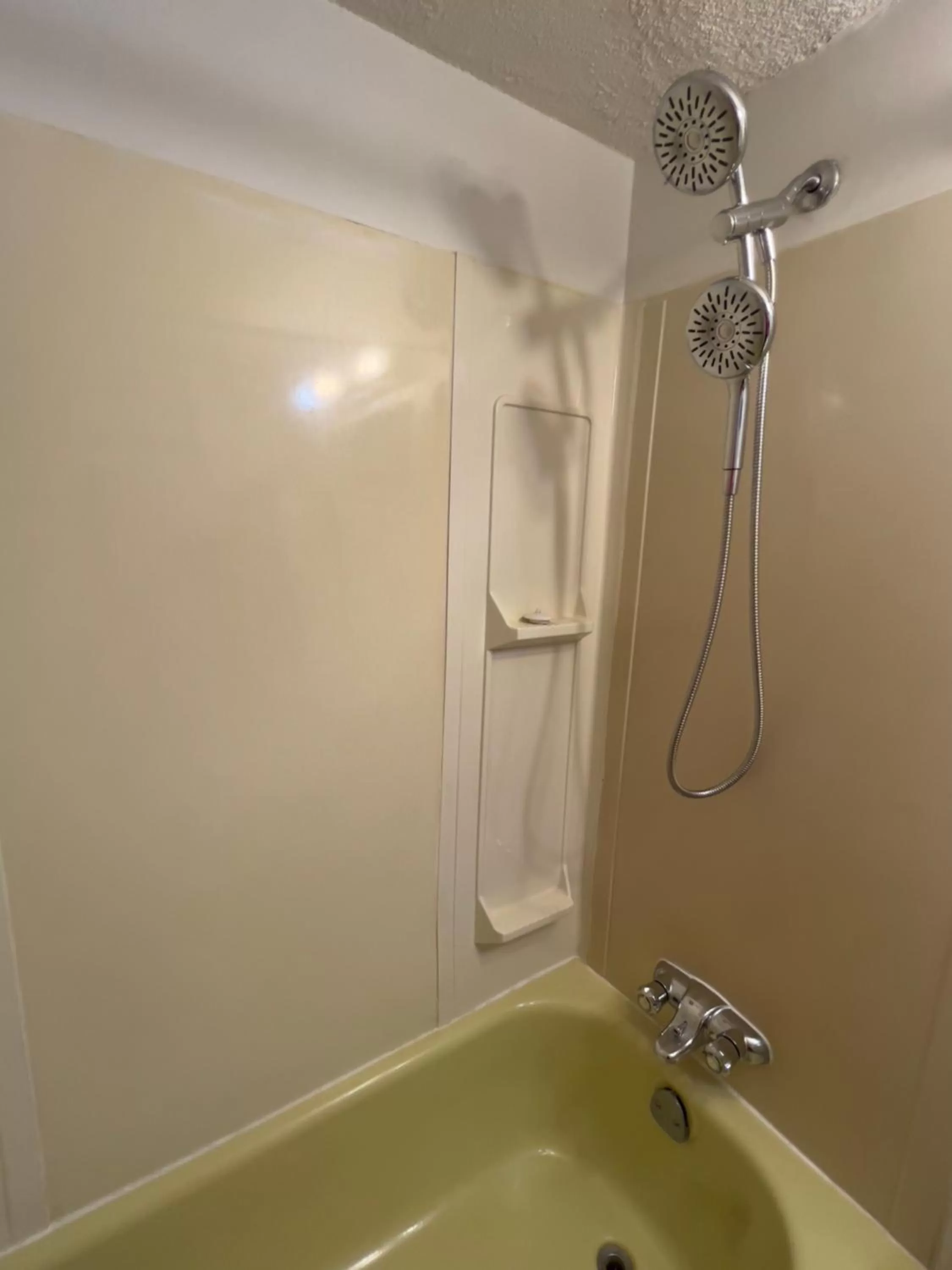 Bathroom in Monashee Motel