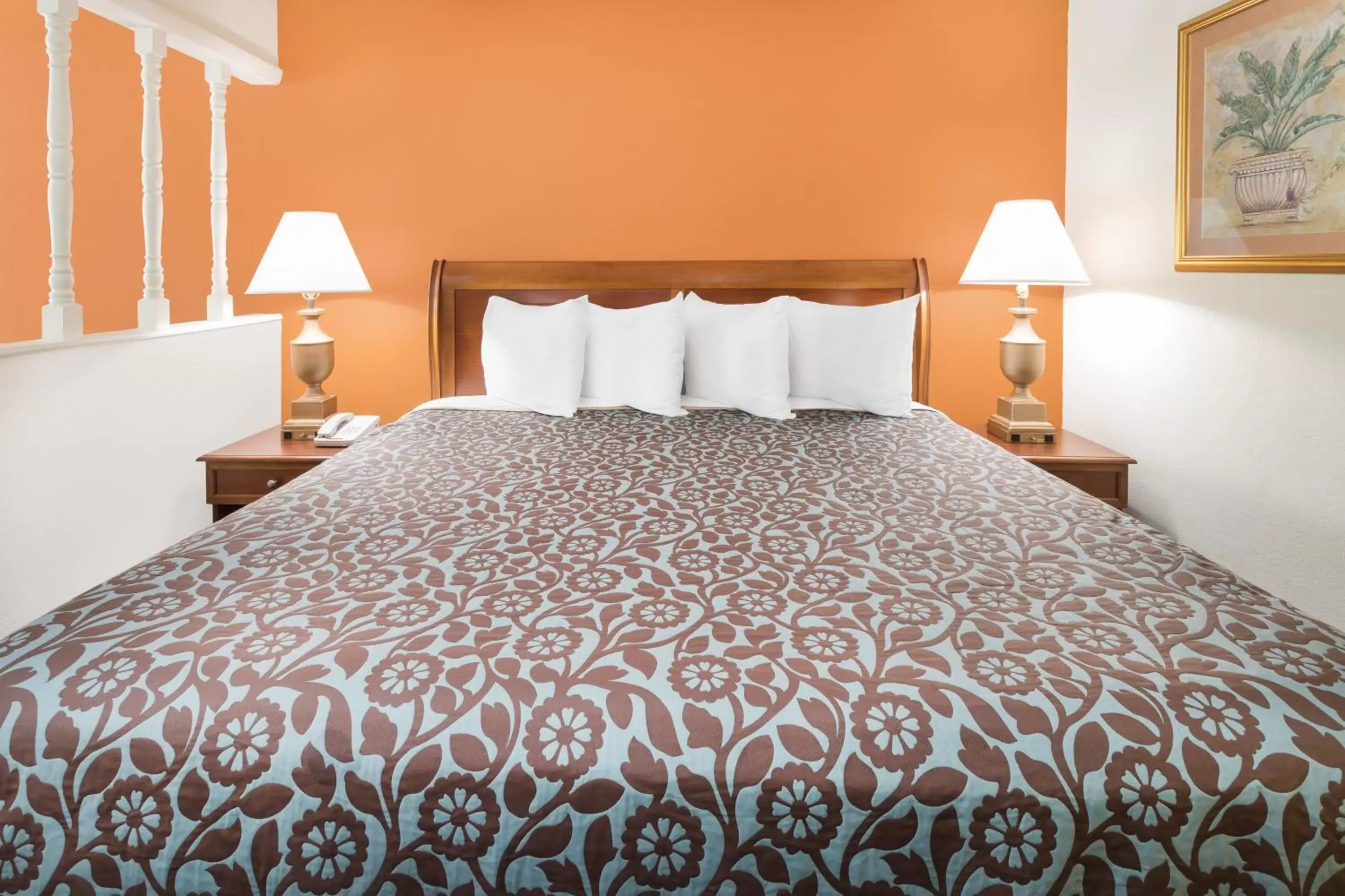 Bed in Days Inn by Wyndham Orangeburg South