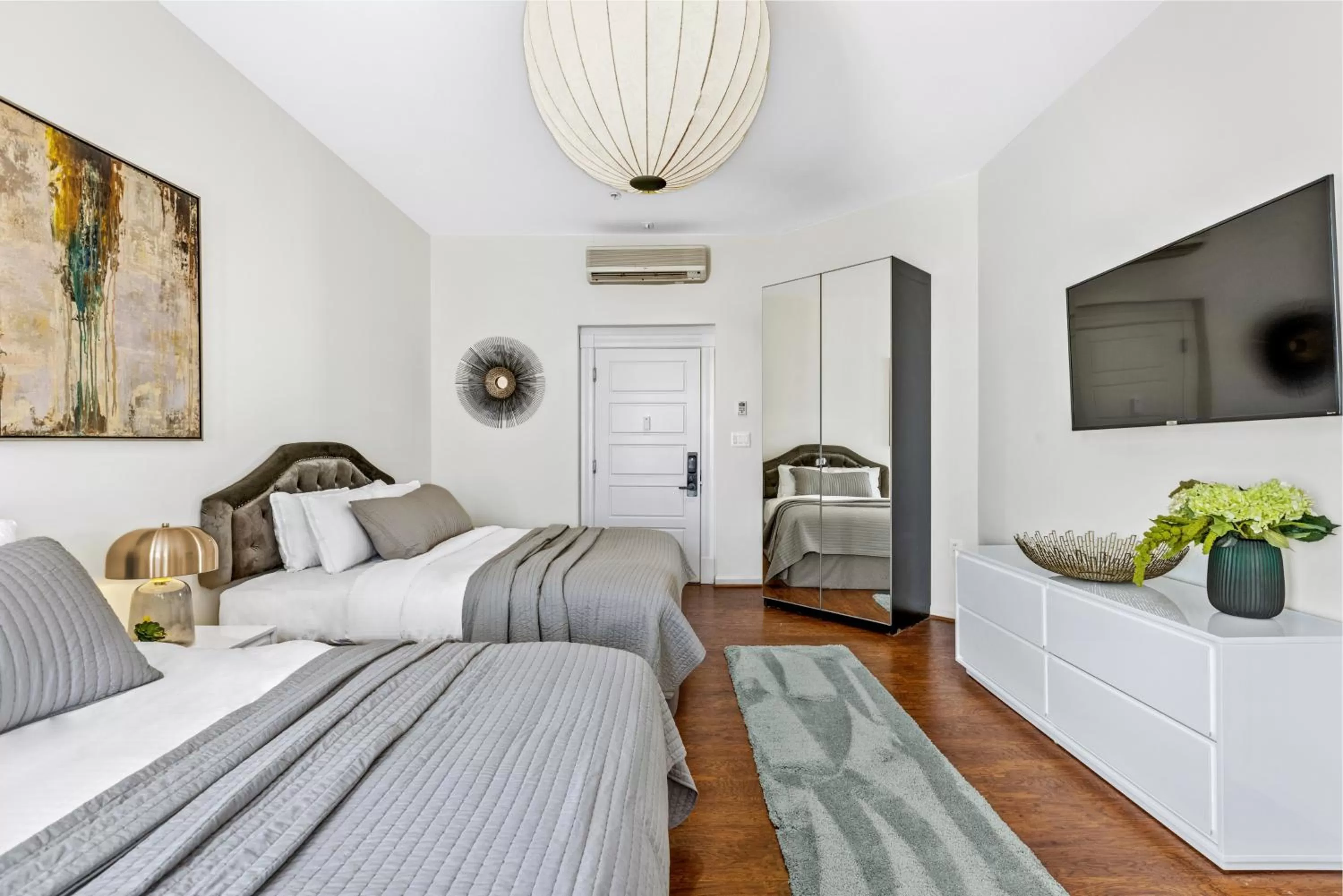 Communal lounge/ TV room in Brexton Hotel