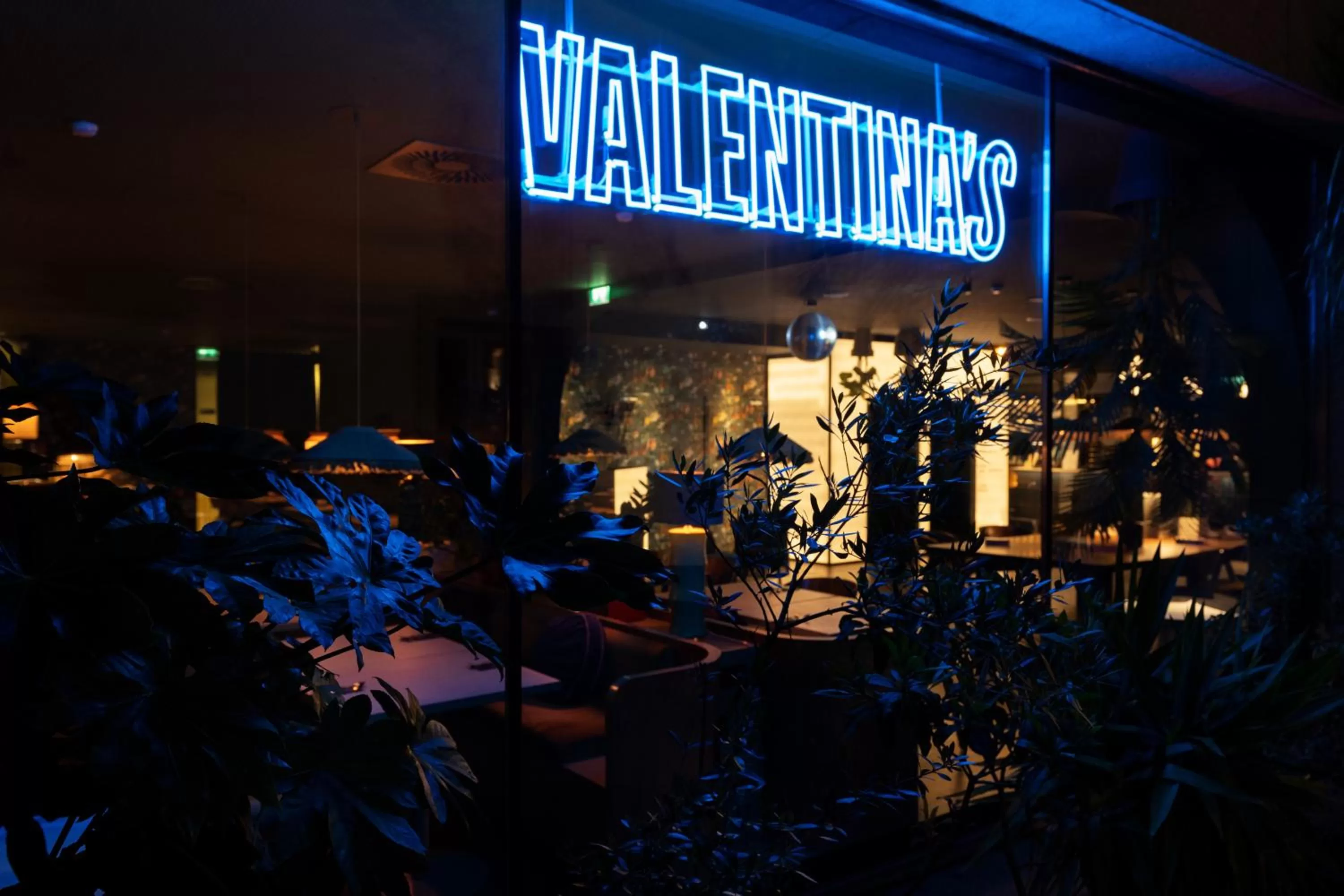 Restaurant/places to eat in chic&basic Gravity