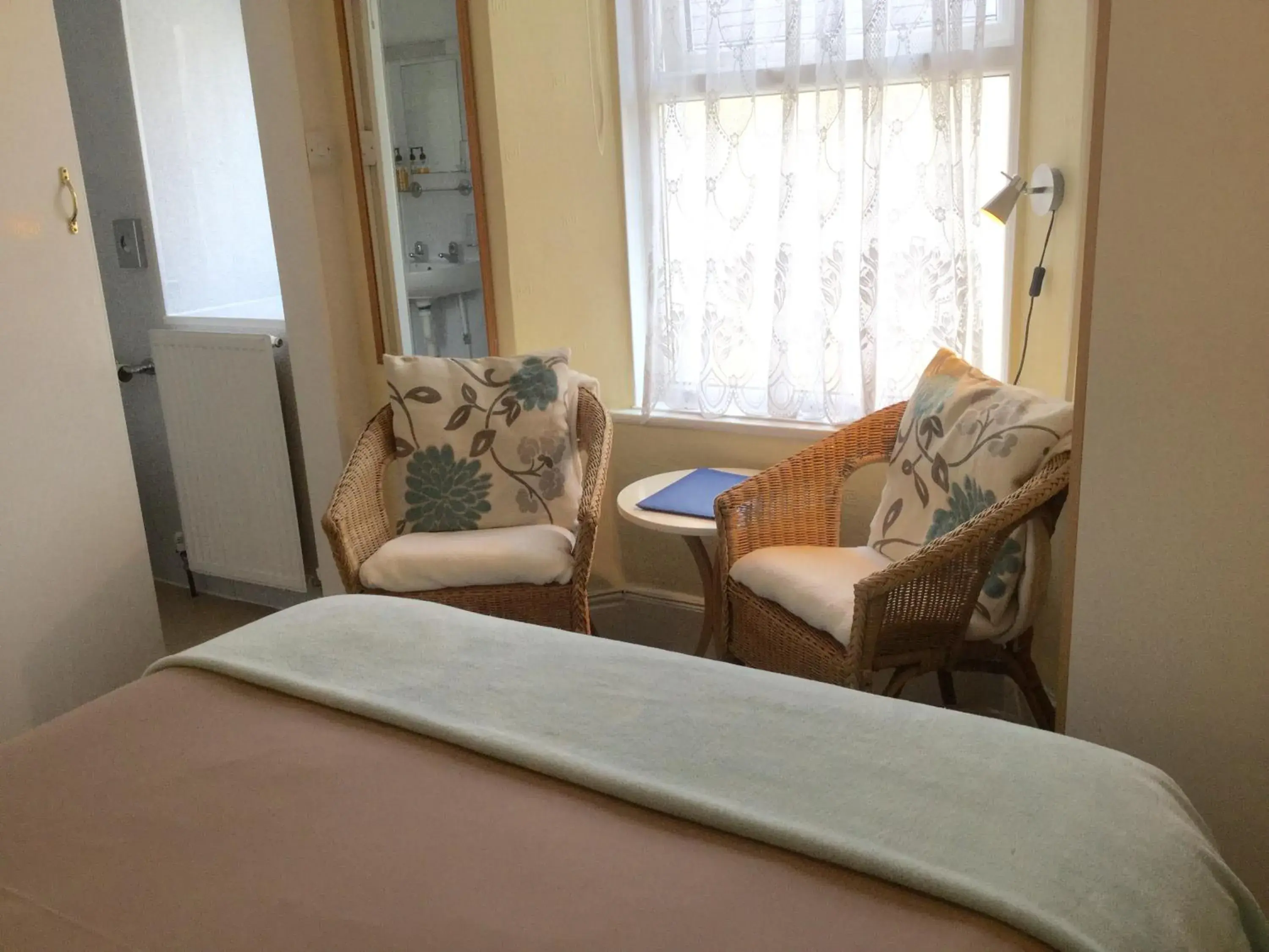 Small Double Room in Haven House Small Double Room in Haven House