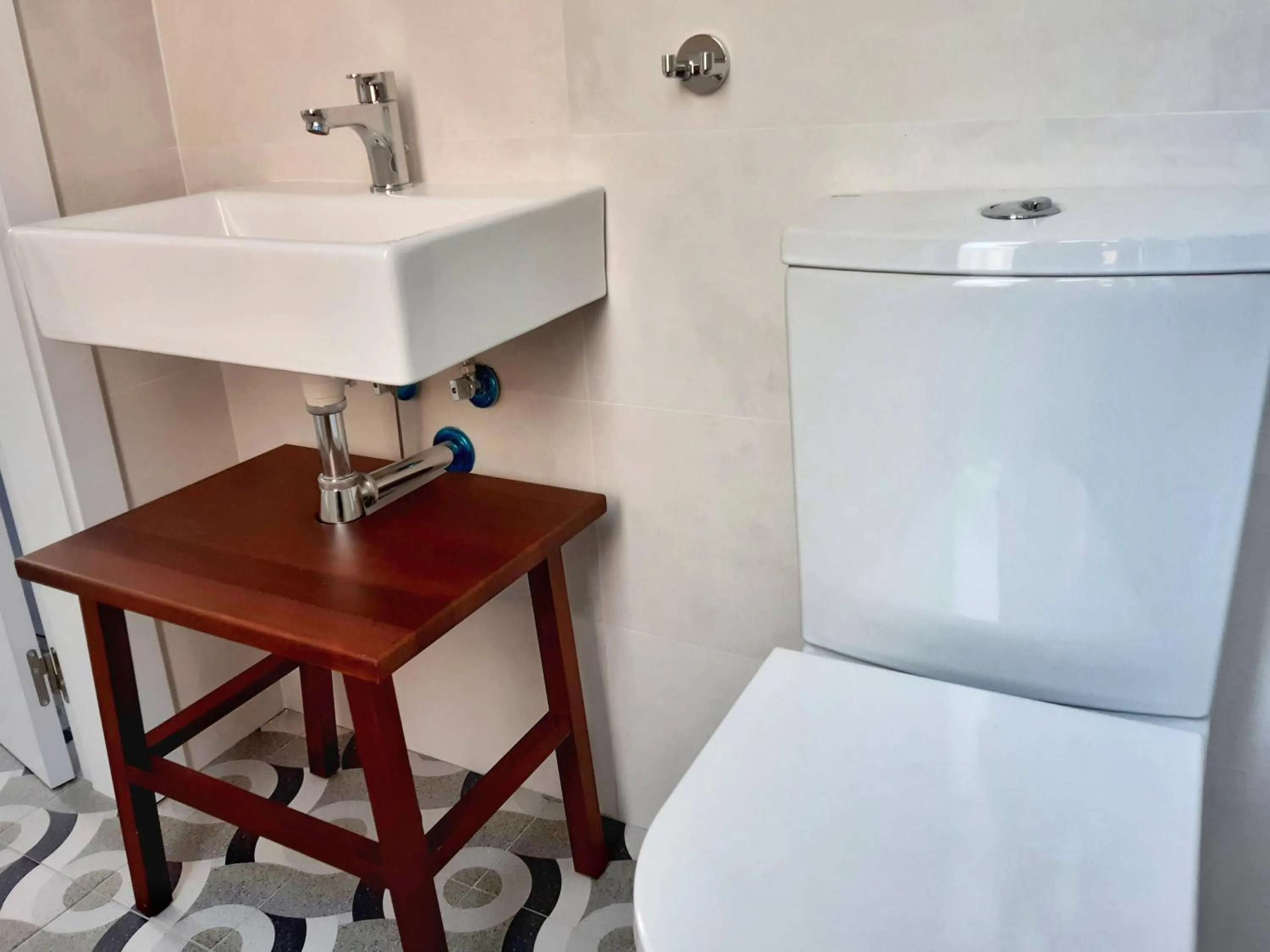 Bathroom in Hotel 19-30 Valencia