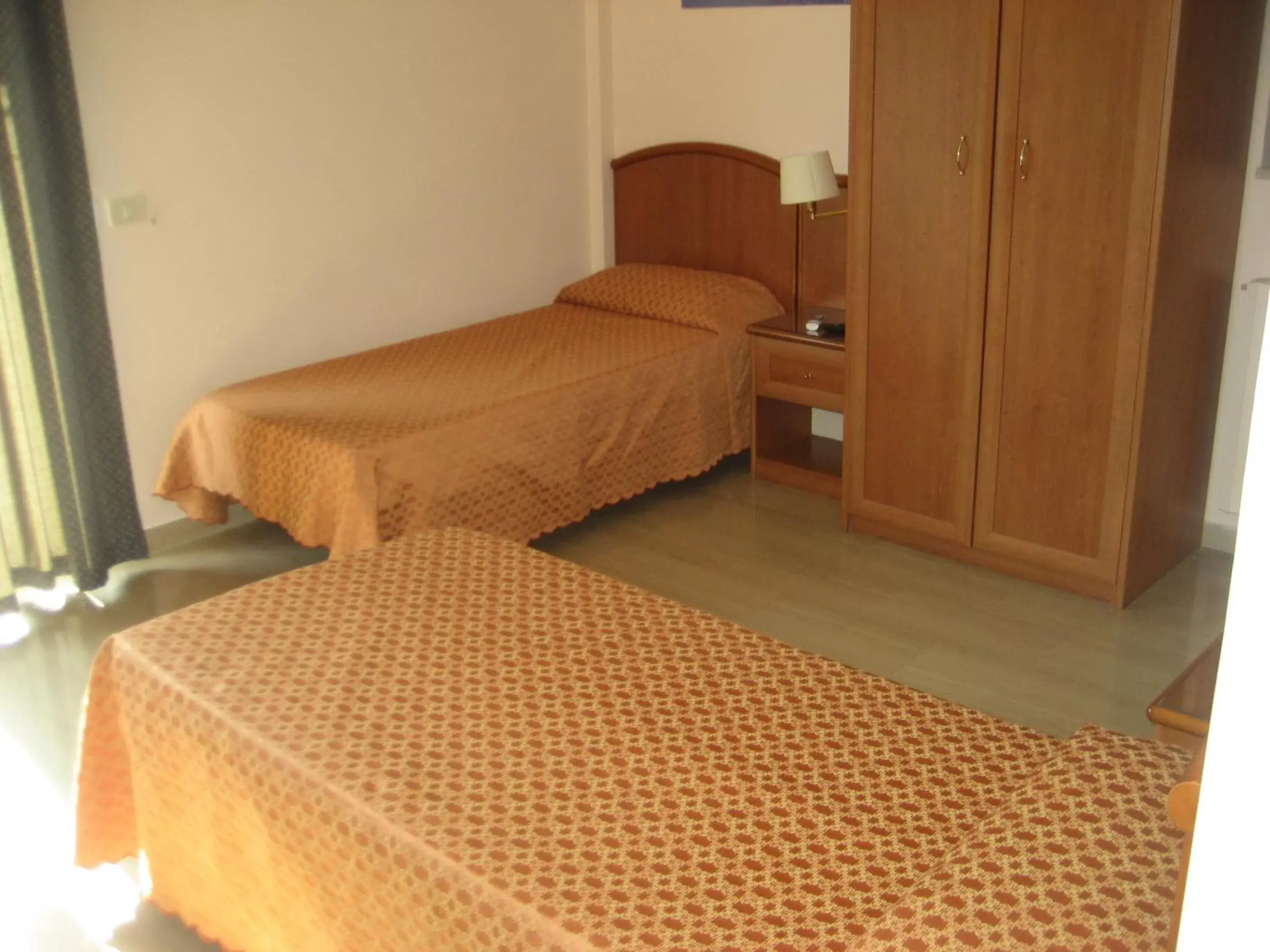 Photo of the whole room, Bed in Campus Hotel