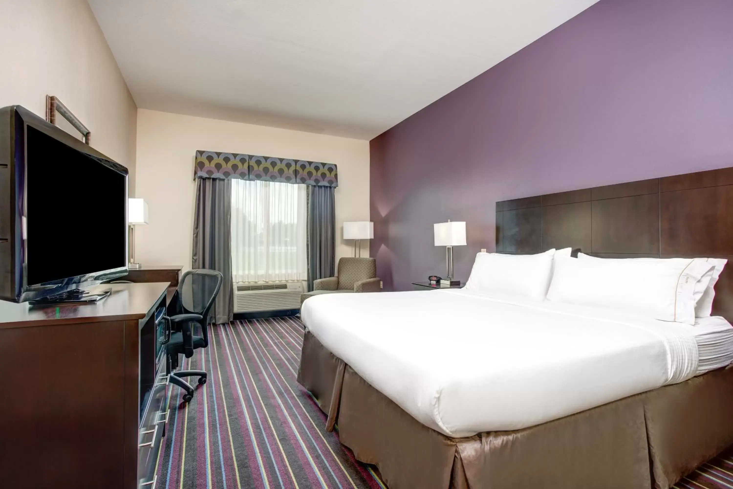 Photo of the whole room in Holiday Inn Express & Suites Raceland - Highway 90, an IHG Hotel