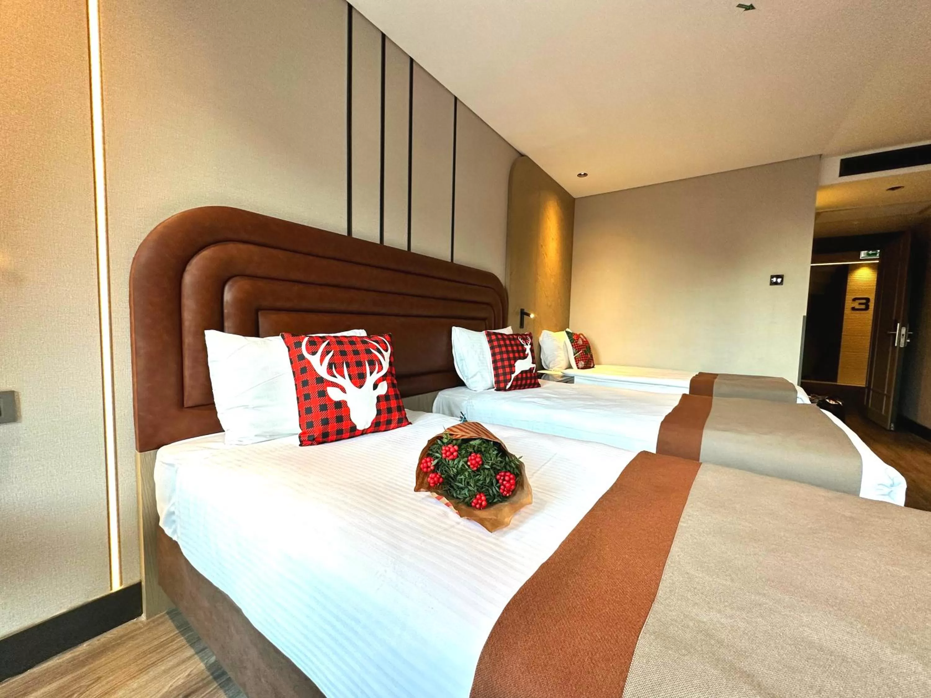 Photo of the whole room, Bed in Edition Old City Hotel