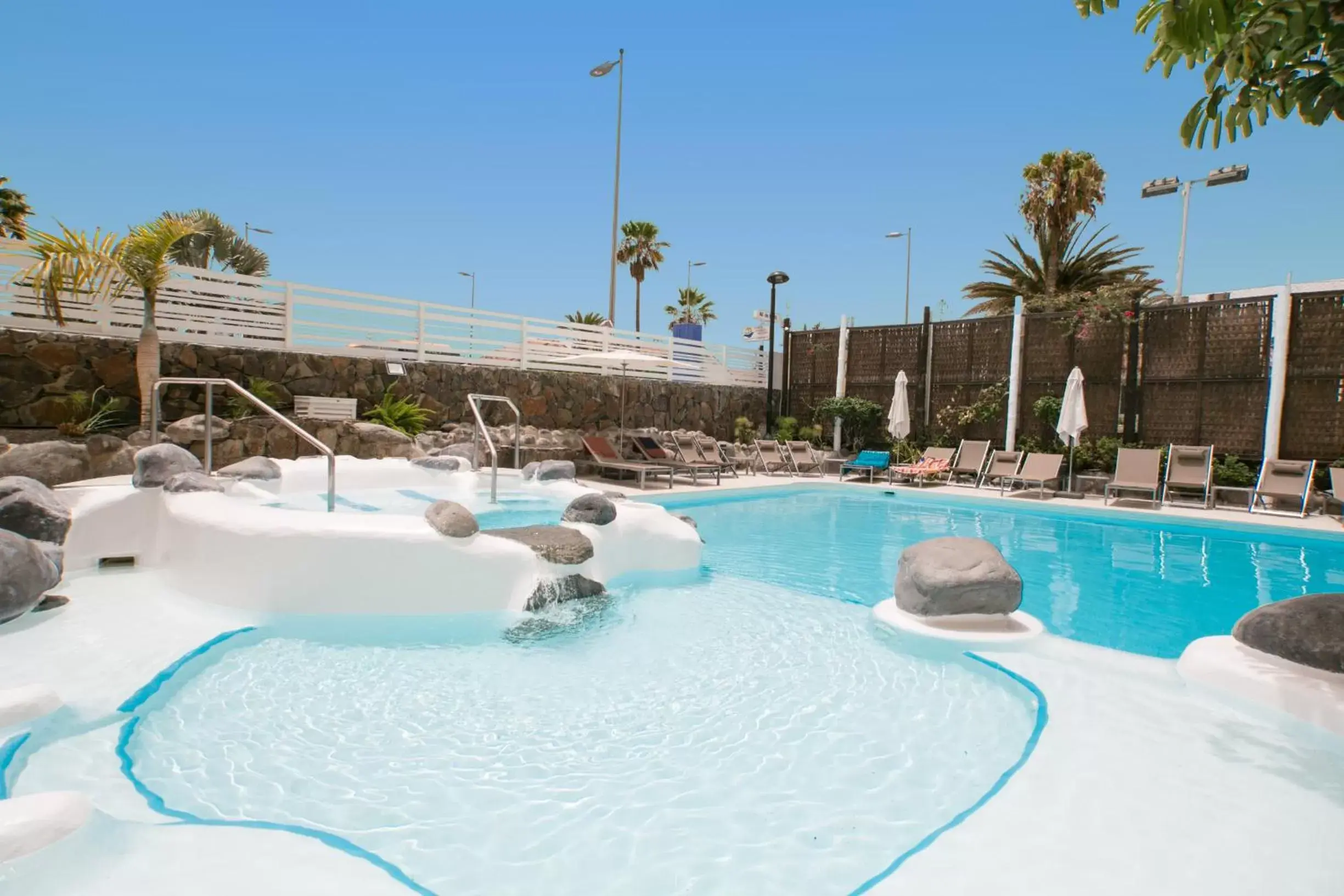 Floor plan, Swimming Pool in Hotel LIVVO Anamar Suites