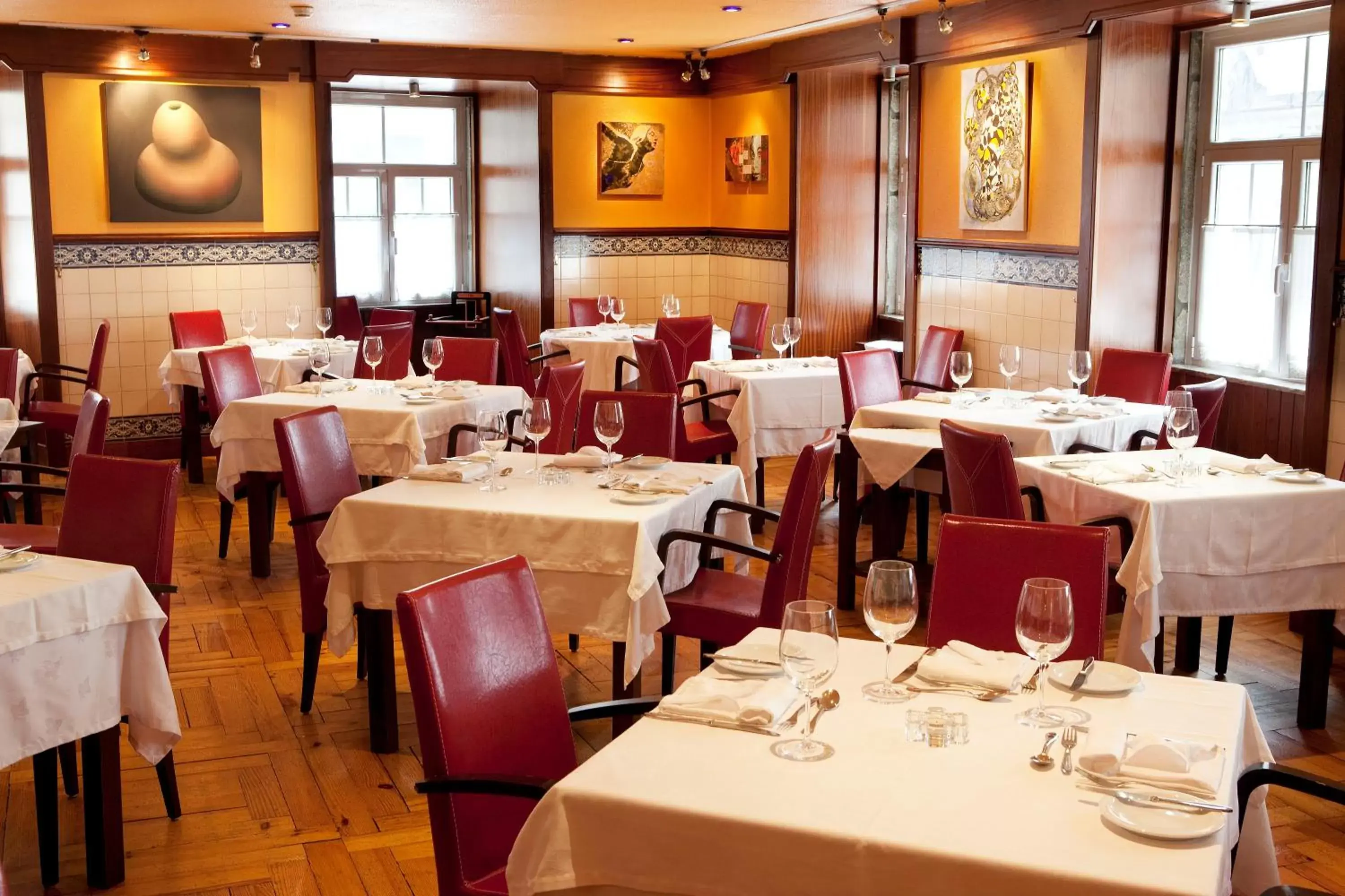 Restaurant/Places to Eat in Hotel Internacional Porto