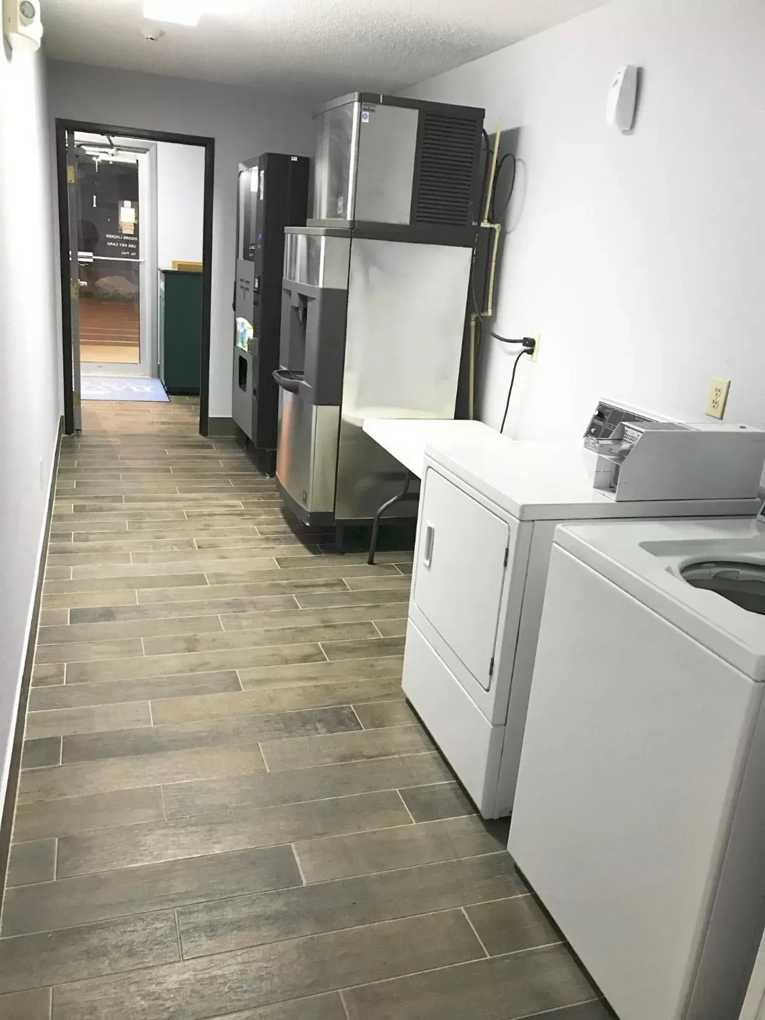 Area and facilities, Kitchen/Kitchenette in Baymont by Wyndham Marinette