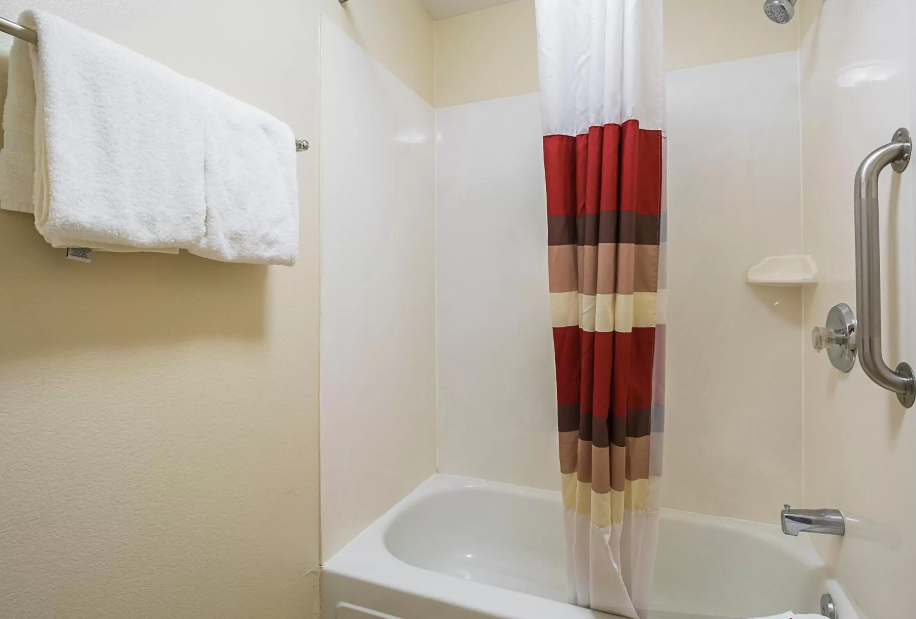 Bathroom in Red Roof Inn PLUS + Phoenix West