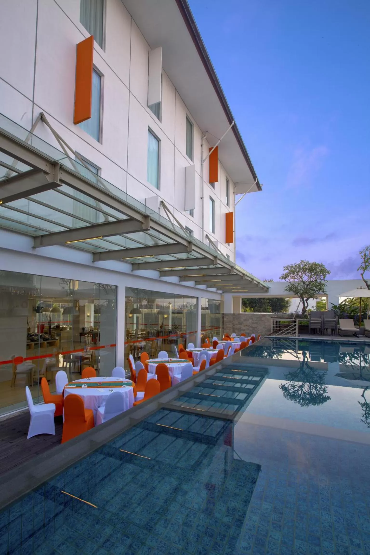 Restaurant/places to eat in HARRIS Hotel and Conventions Denpasar Bali