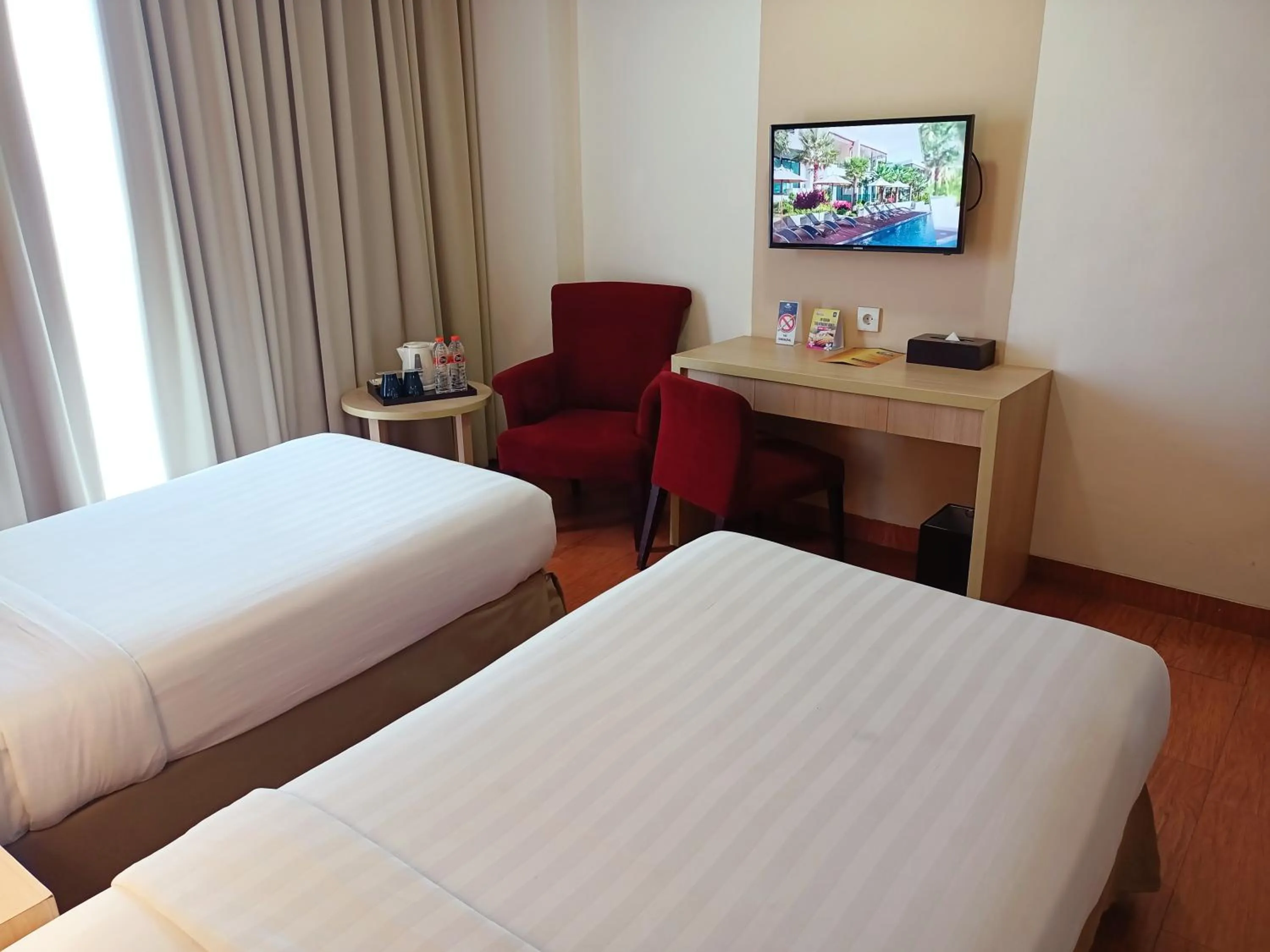 Bed in Days Hotel & Suites by Wyndham Jakarta Airport