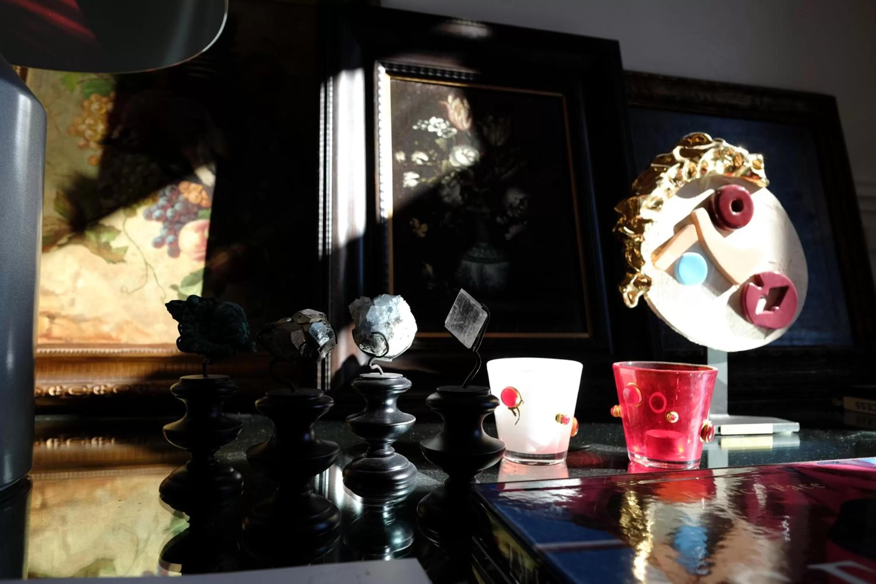 Communal lounge/ TV room in Seven Historical Suites