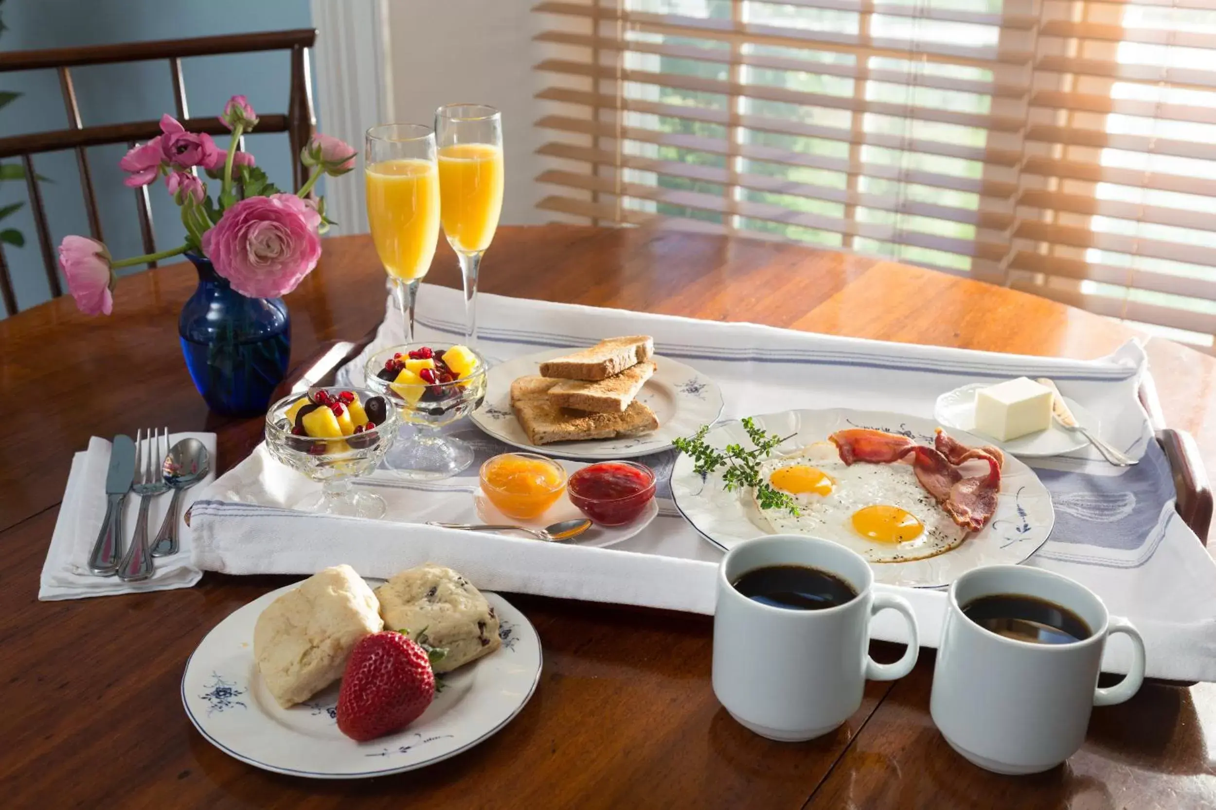 Kitchen or kitchenette, Breakfast in Brampton Bed and Breakfast Inn