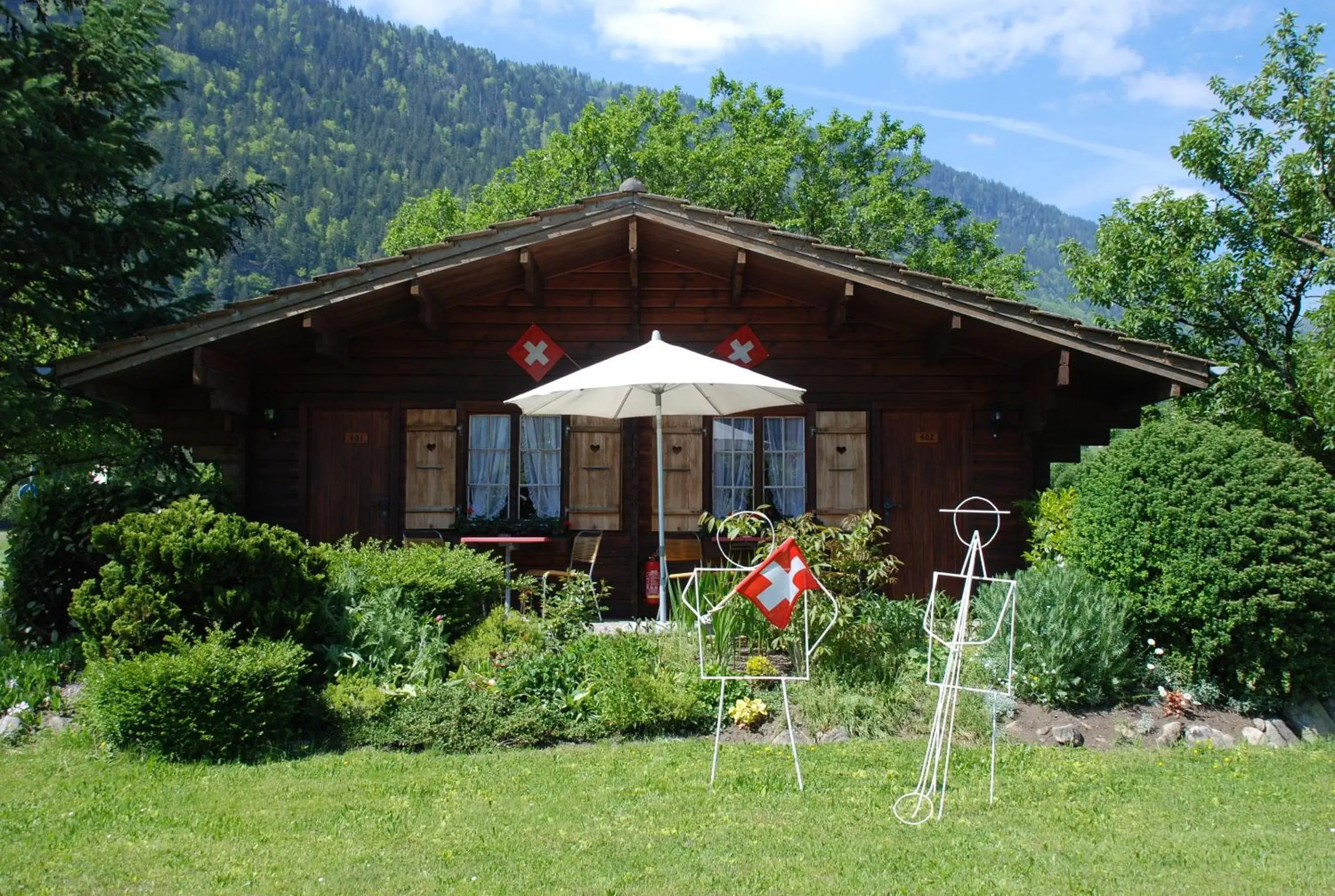 Facade/entrance, Property Building in Salzano Basic Rooms Interlaken