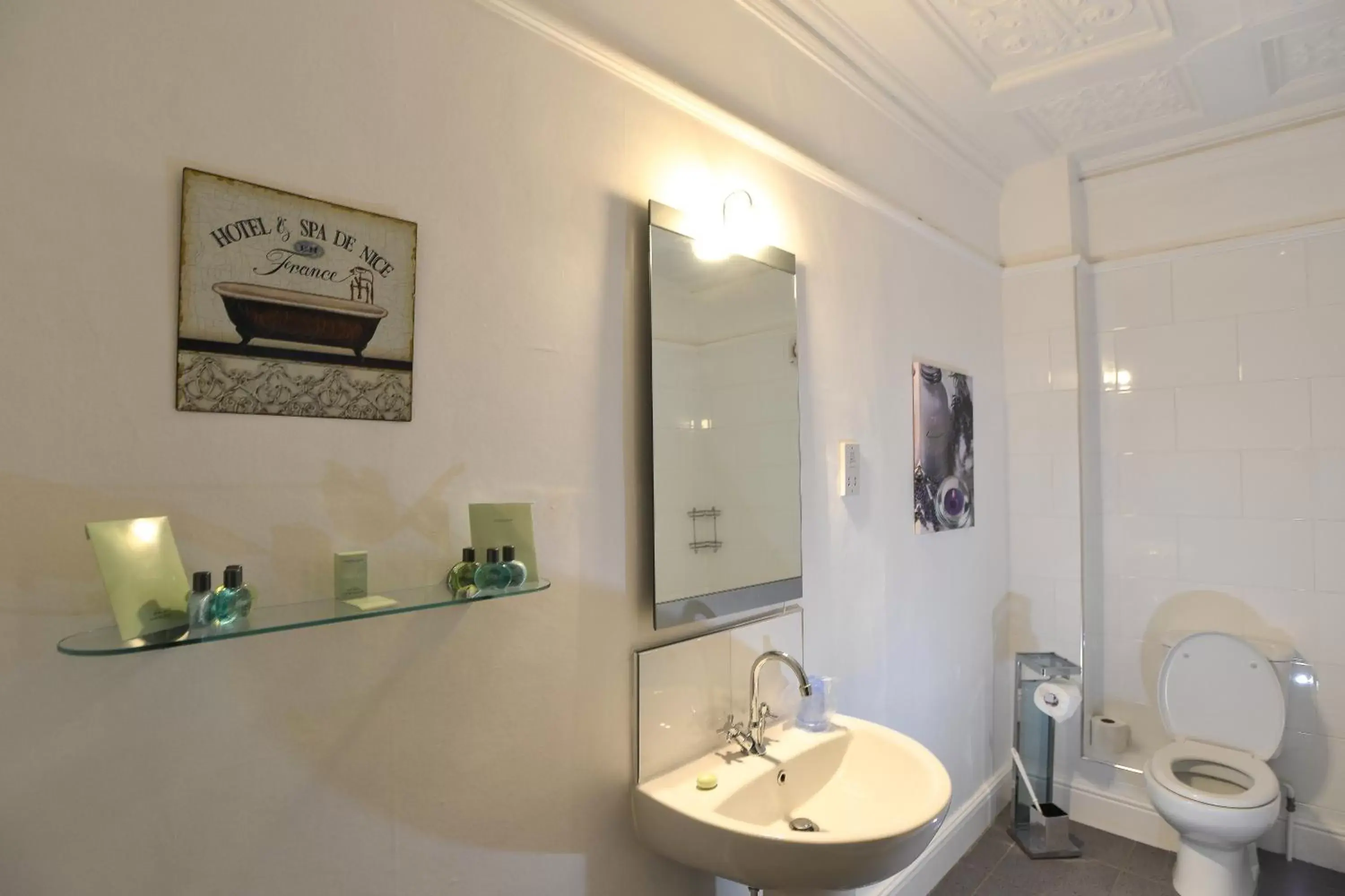Toilet, Bathroom in Steeton Hall Hotel & Restaurant
