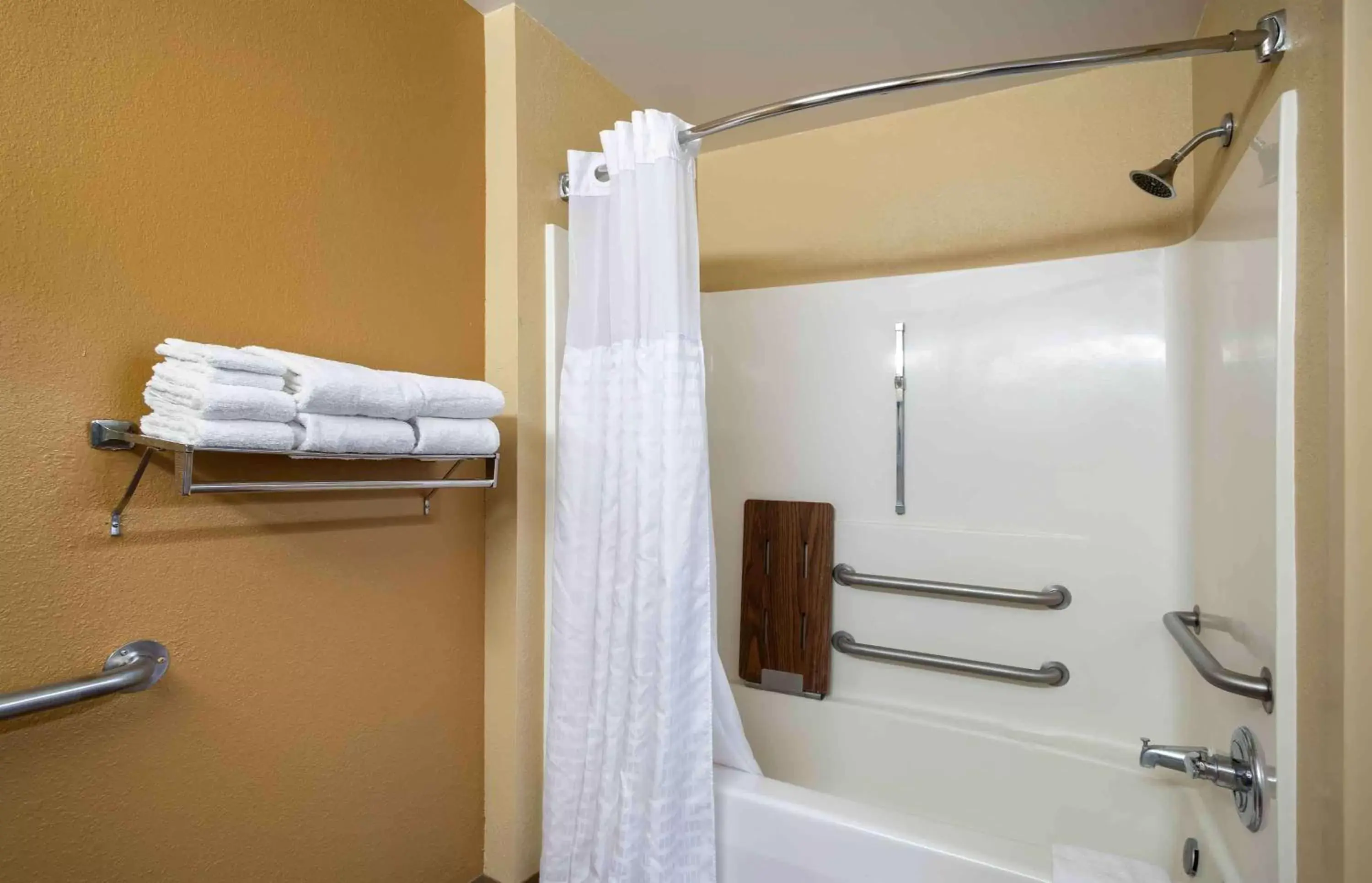 Bathroom in Extended Stay America Suites - Frederick - Westview Dr